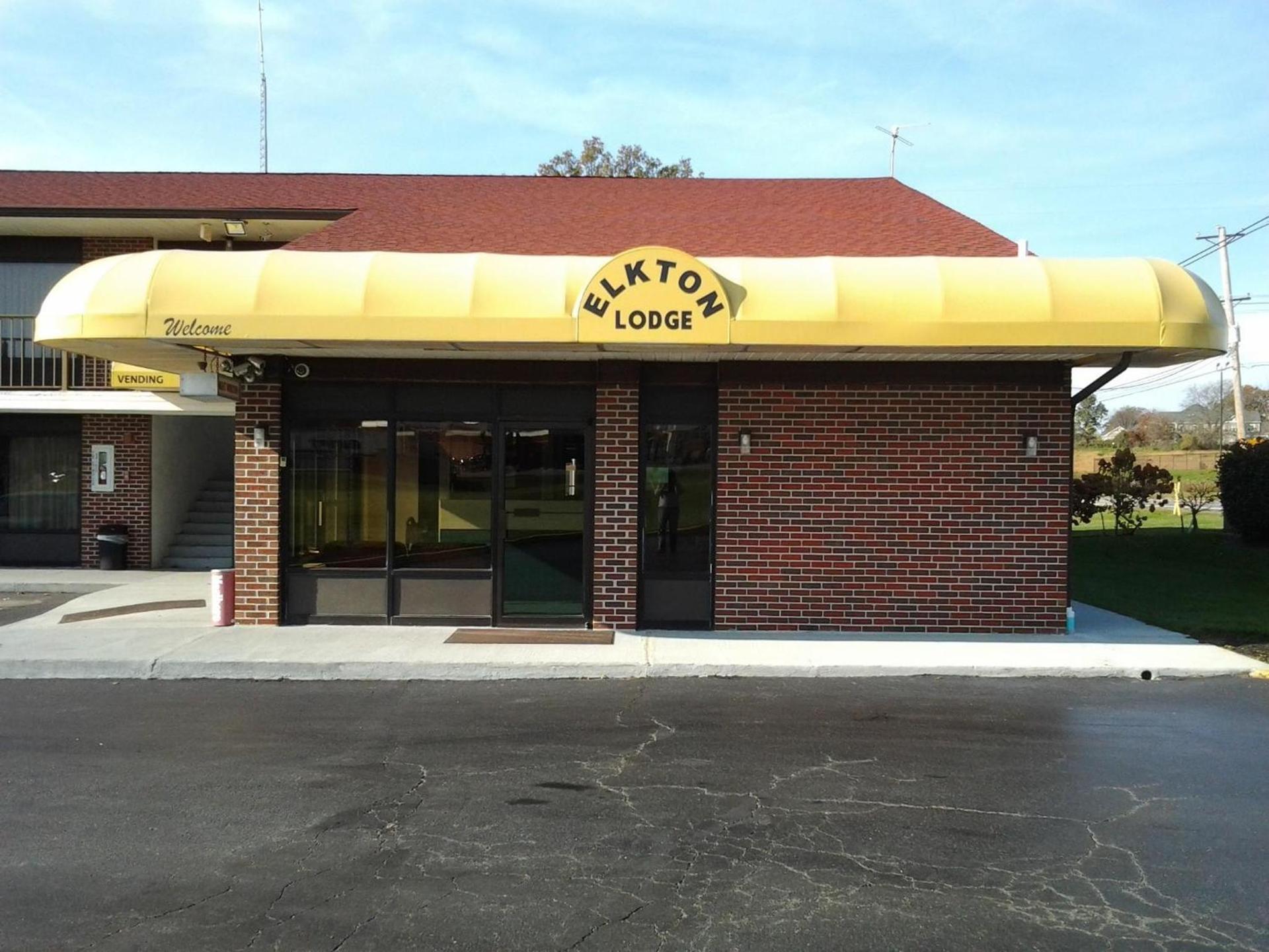 Elkton Lodge photo 5