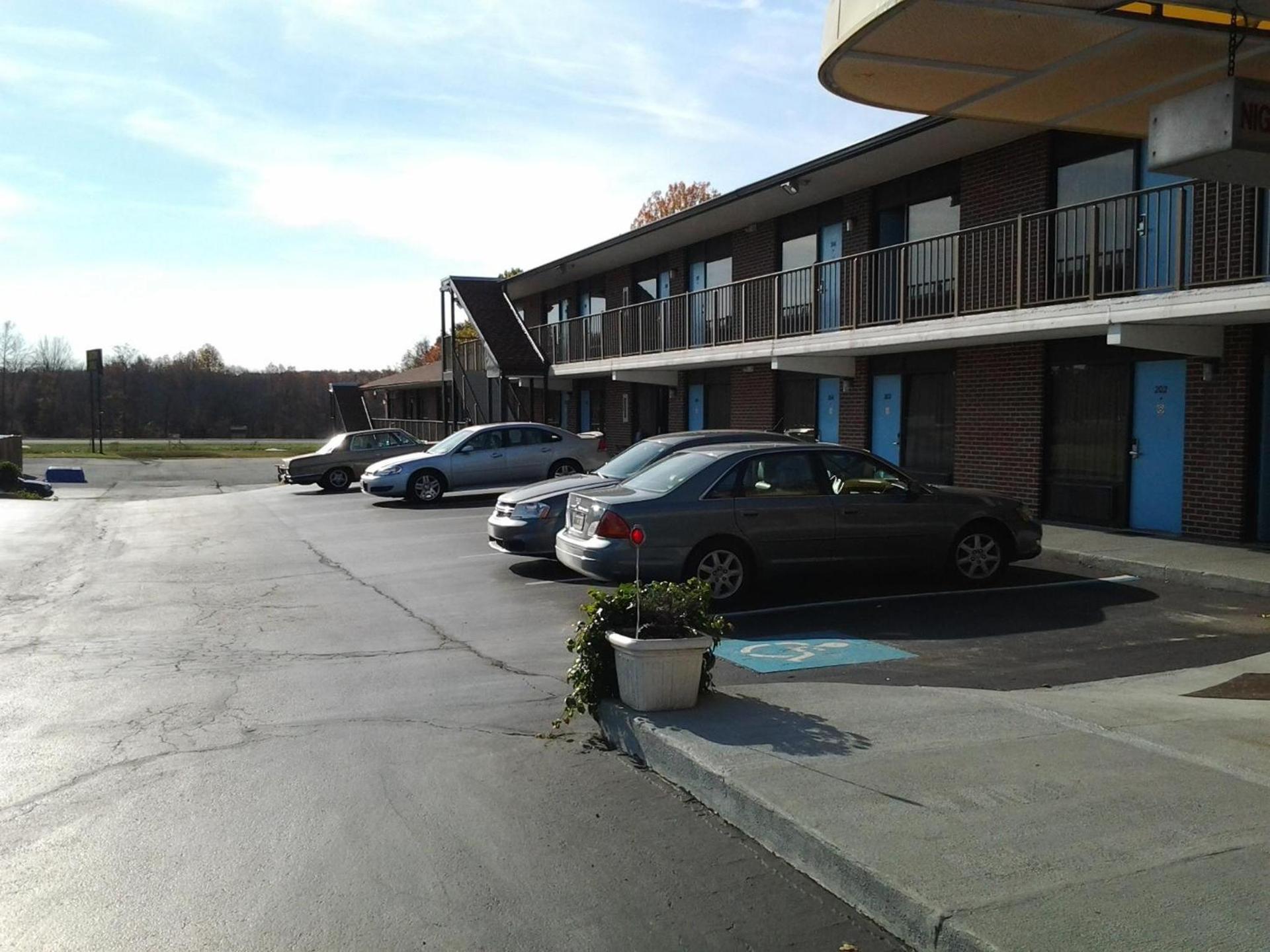 Elkton Lodge photo 16