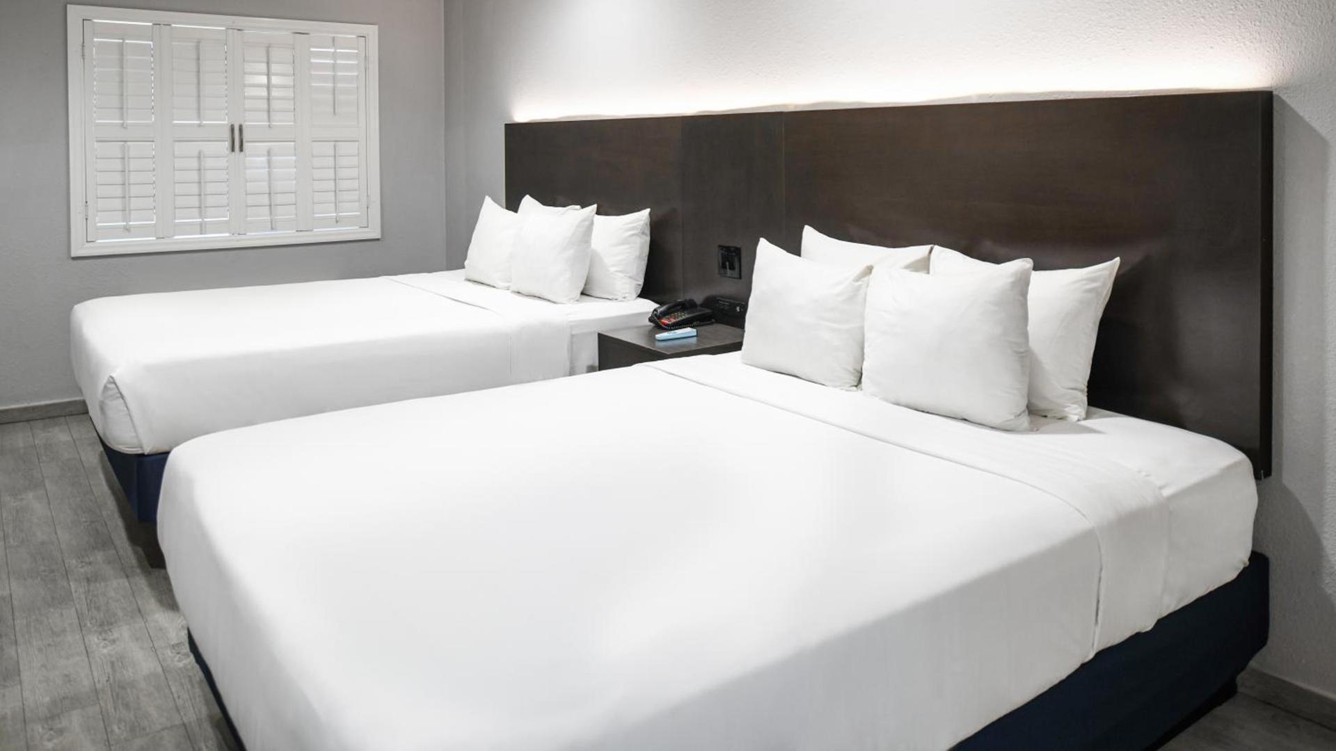 Hollywood Inn Express LAX photo 4