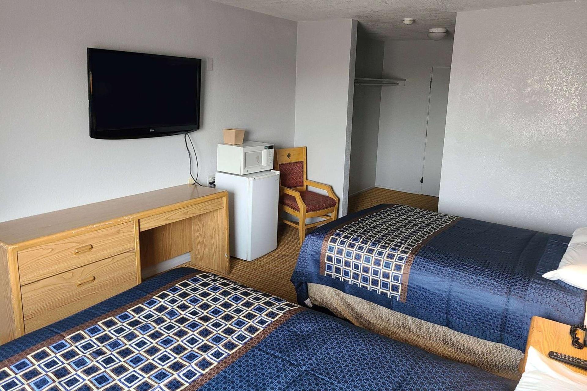 Travelodge by Wyndham Stockton photo 13