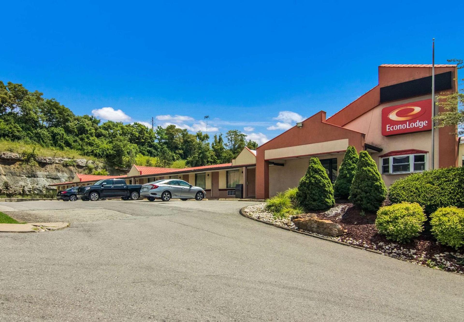 Econo Lodge Pittsburgh I-79 photo 6