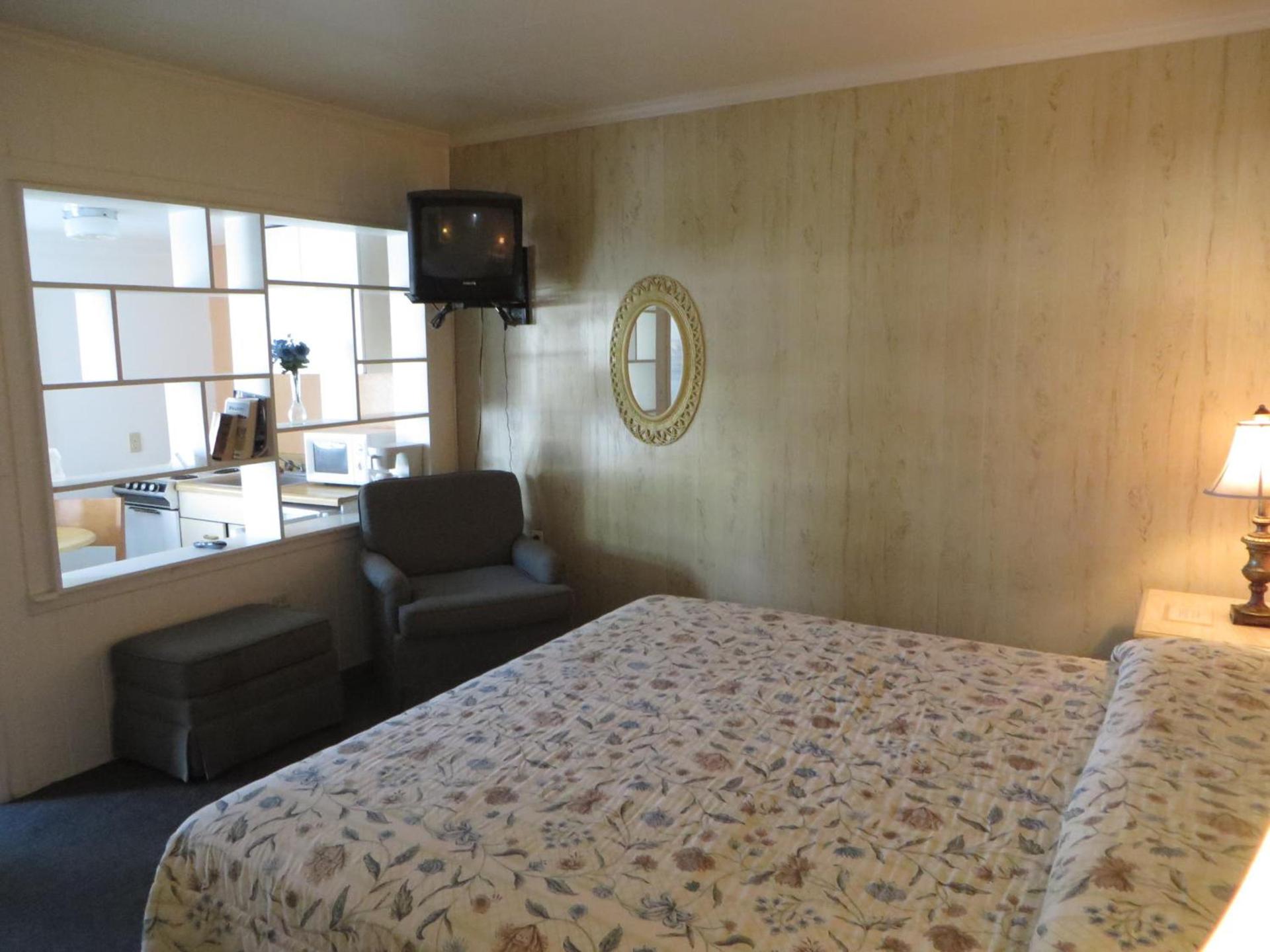 Royal Palms Motel photo 7