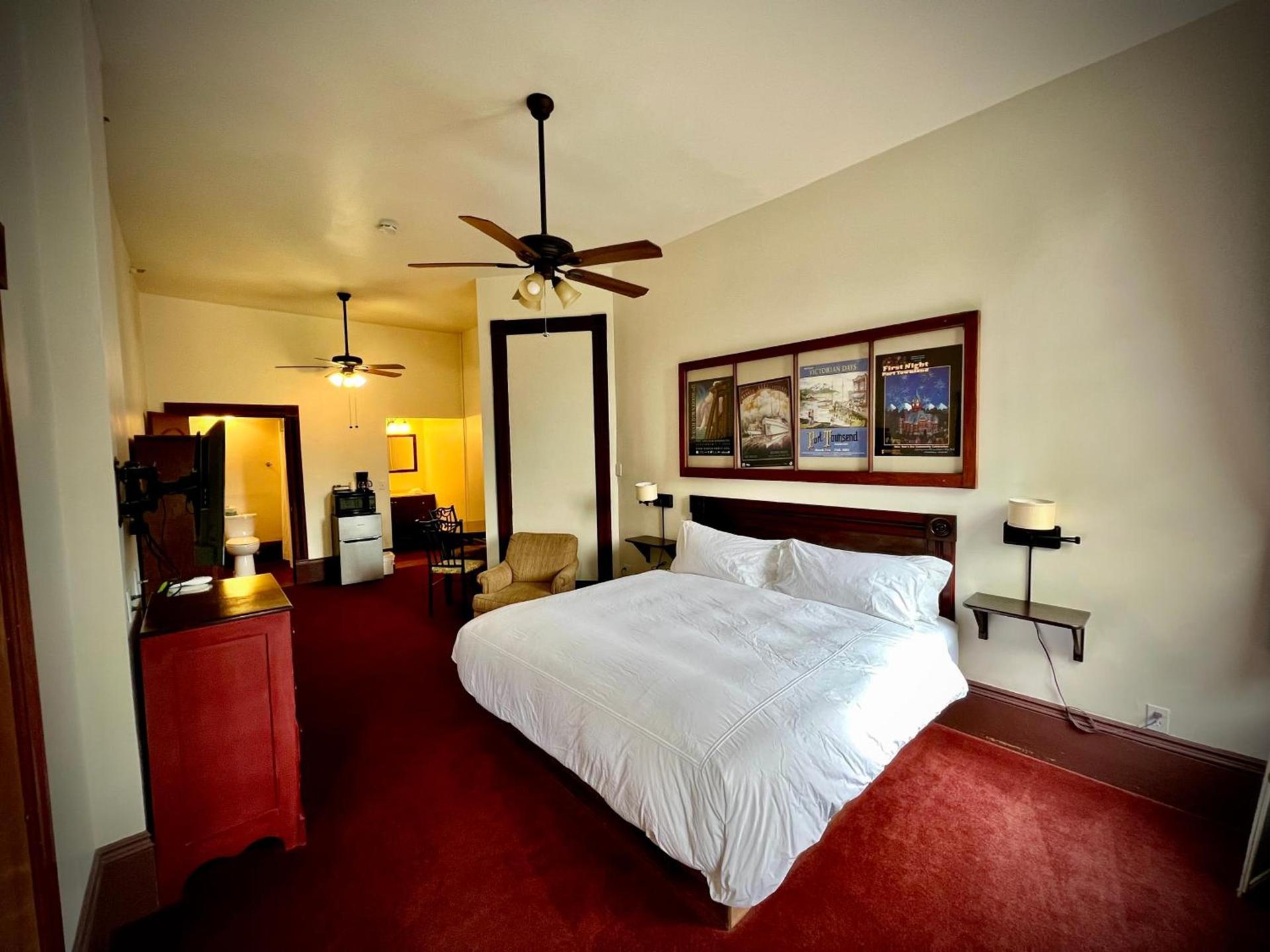 The Monarch Hotel photo 49