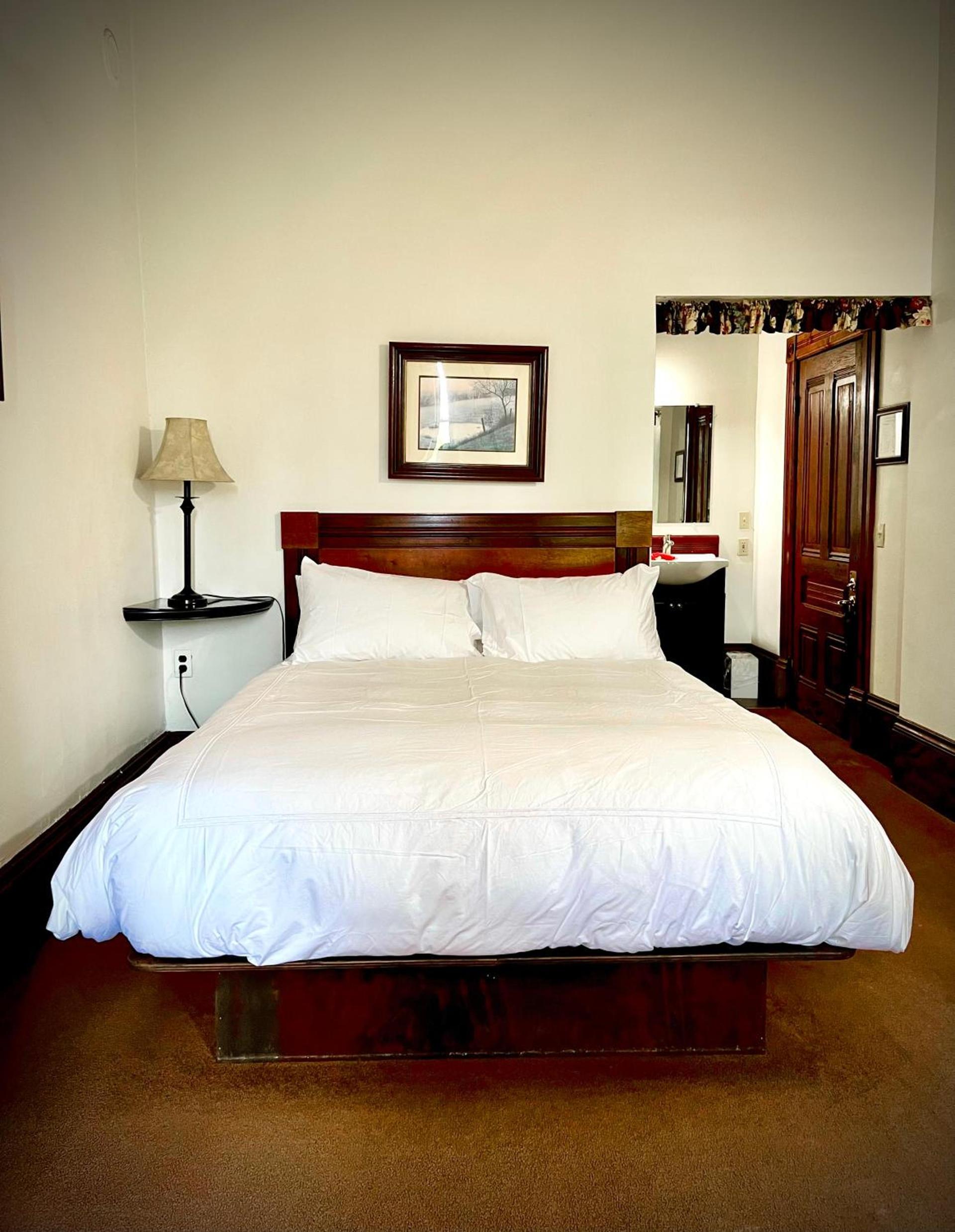 The Monarch Hotel photo 52