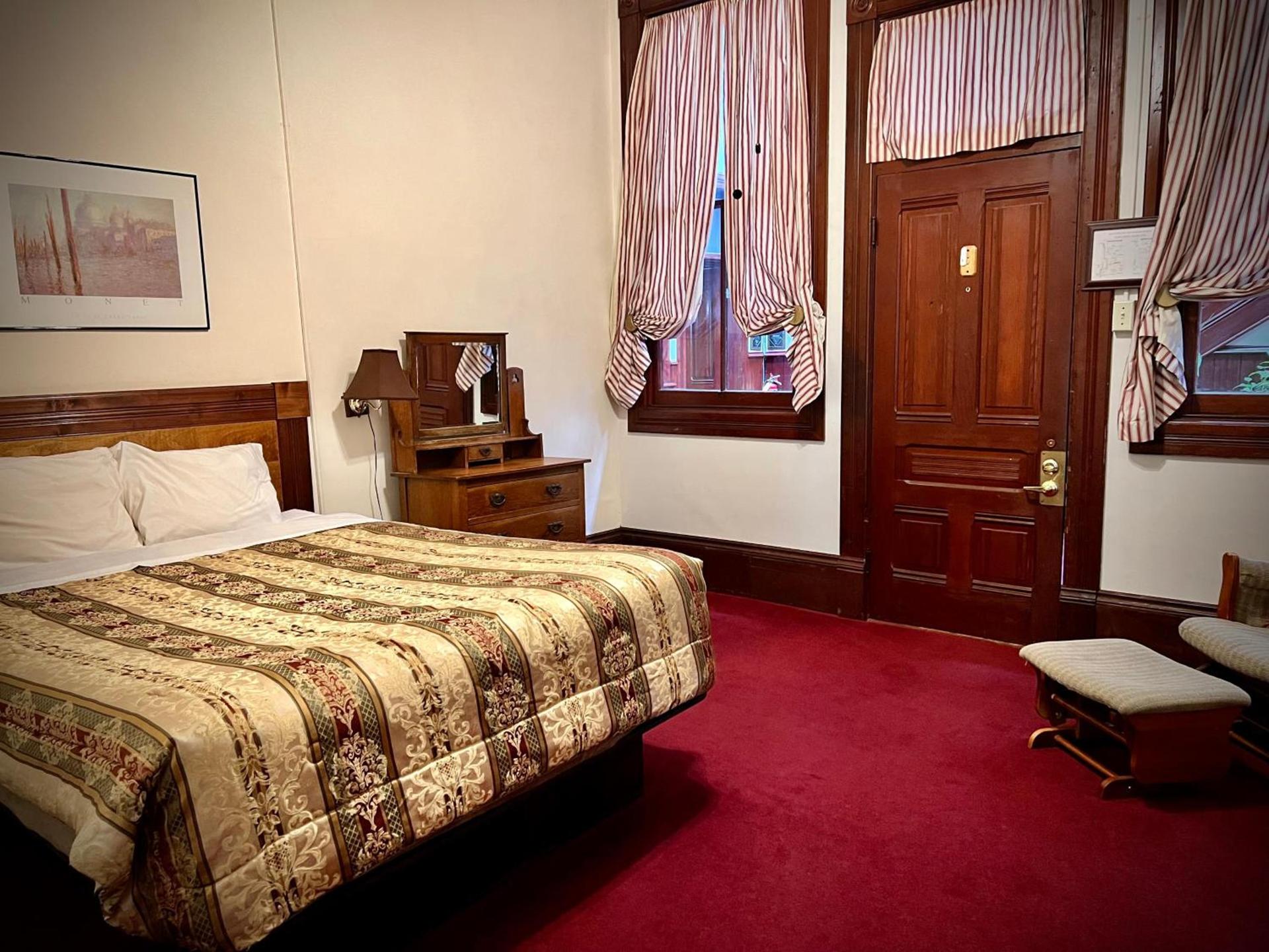 The Monarch Hotel photo 47