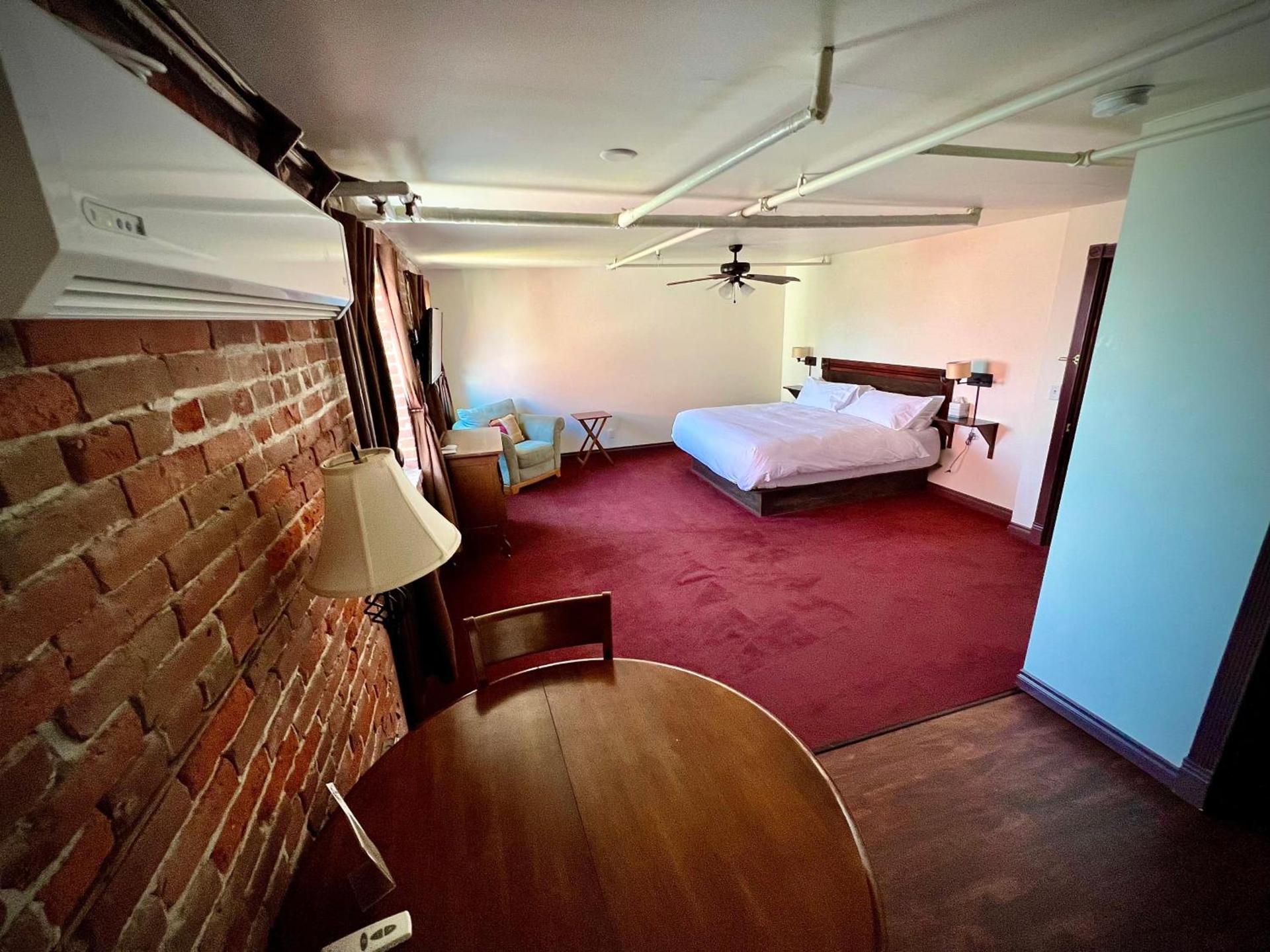 The Monarch Hotel photo 53