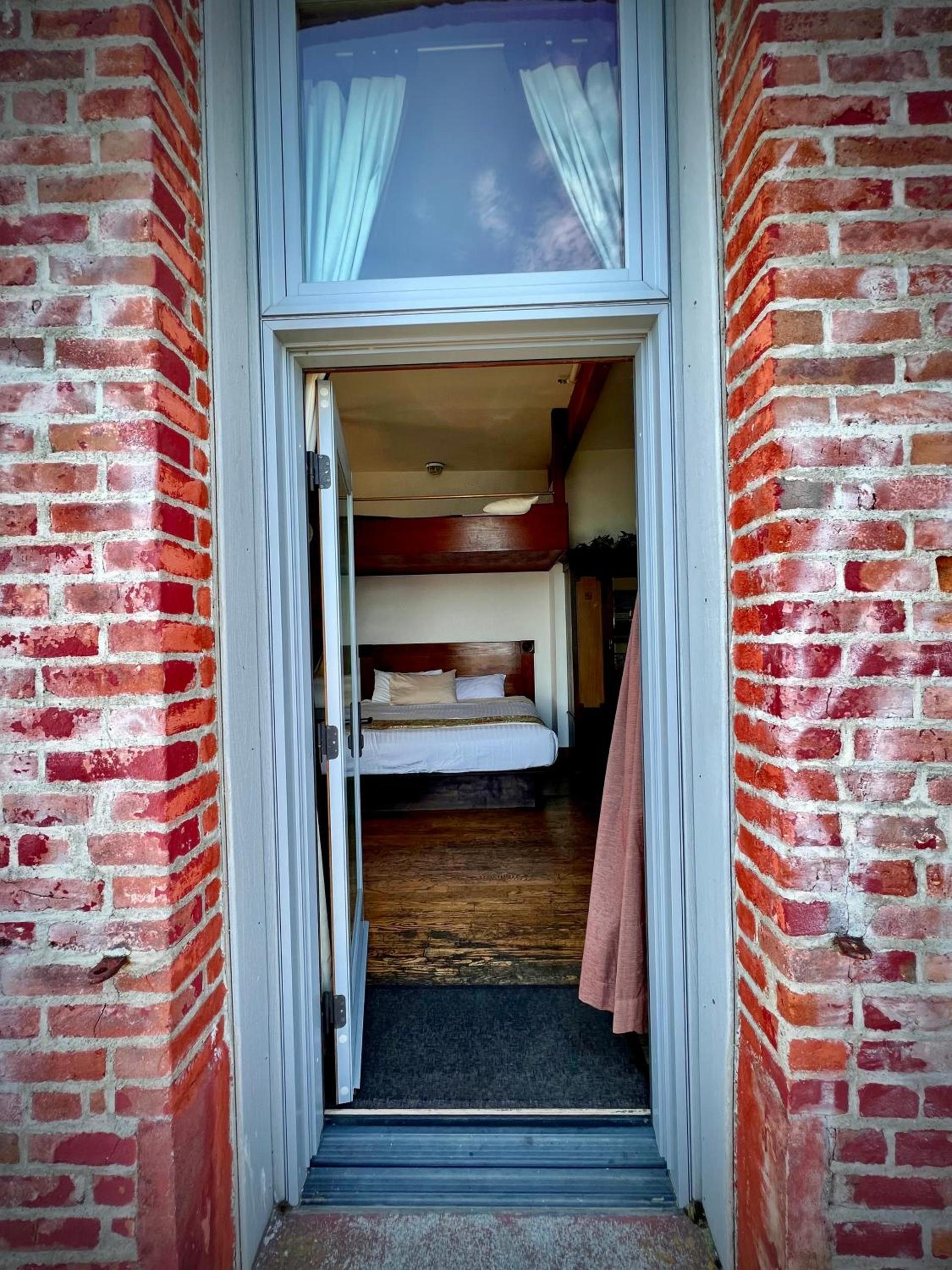 The Monarch Hotel photo 85