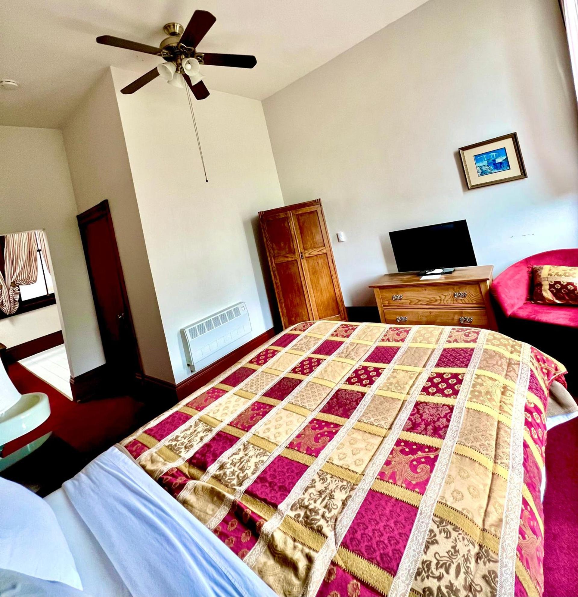 The Monarch Hotel photo 50