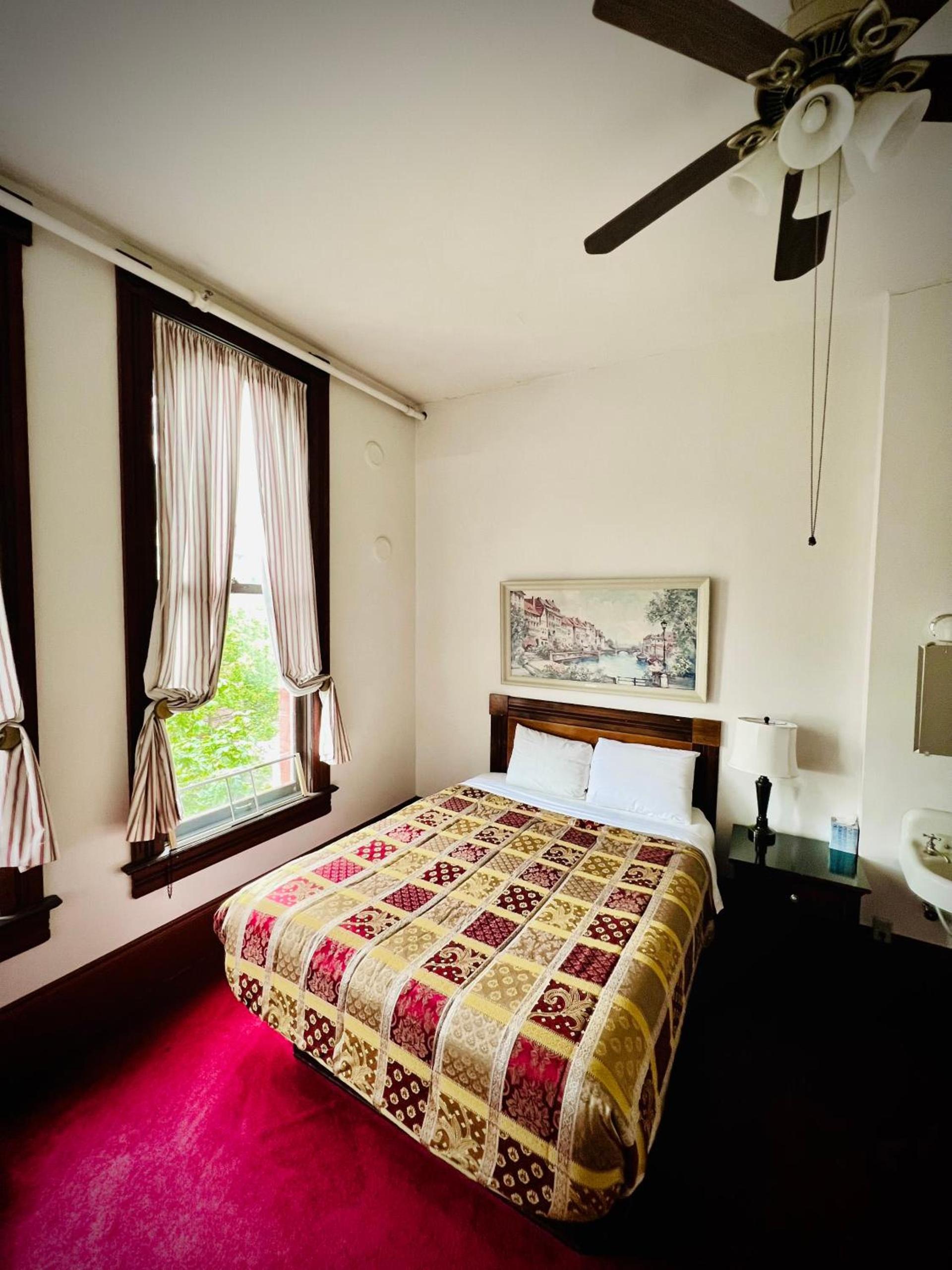 The Monarch Hotel photo 35