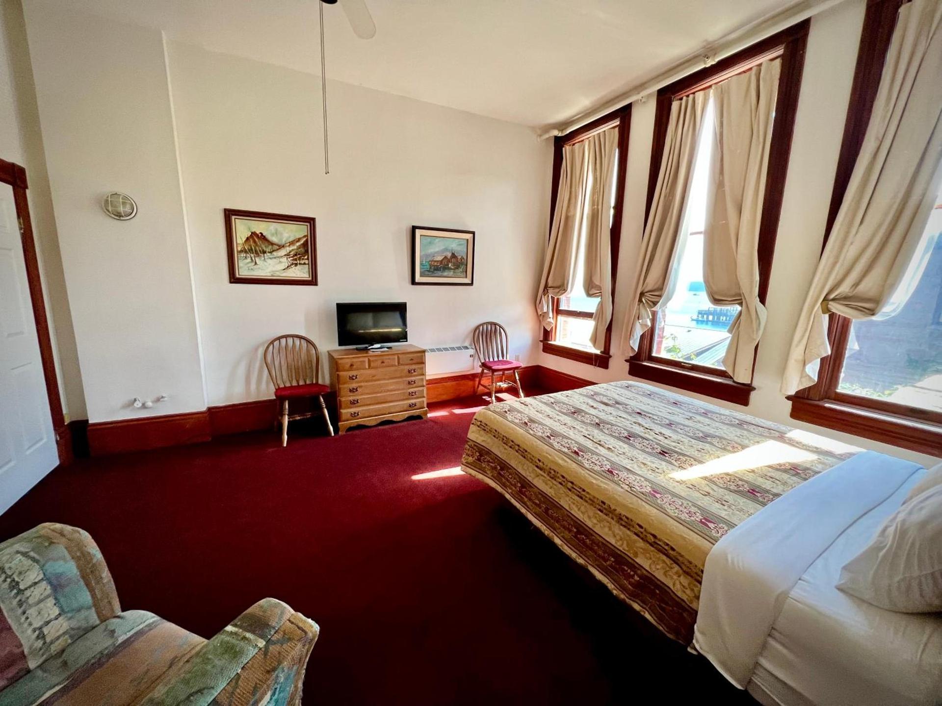 The Monarch Hotel photo 11