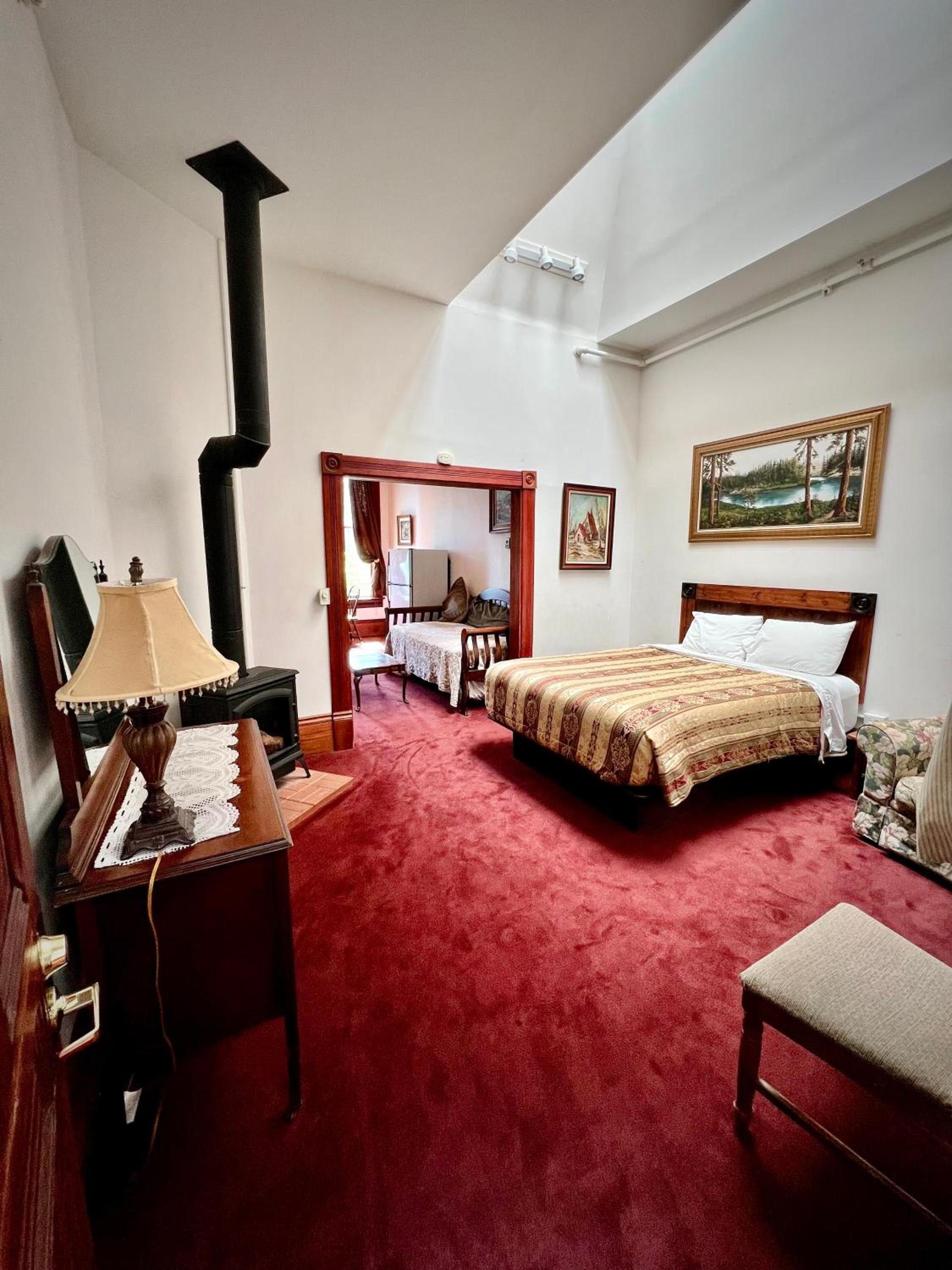 The Monarch Hotel photo 38