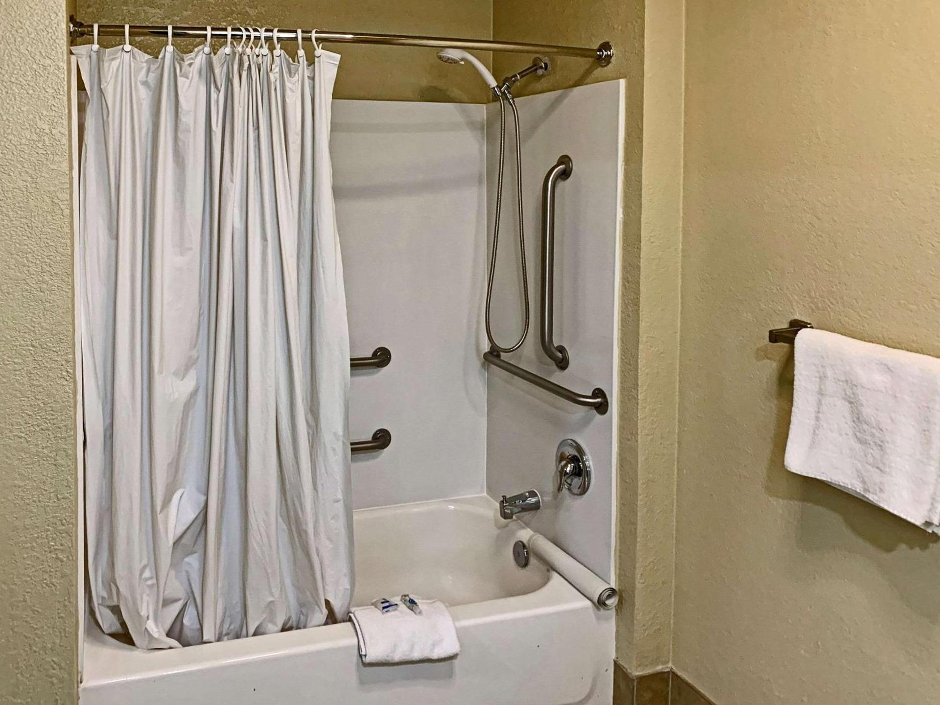 Rodeway Inn Sacramento-University Area photo 15