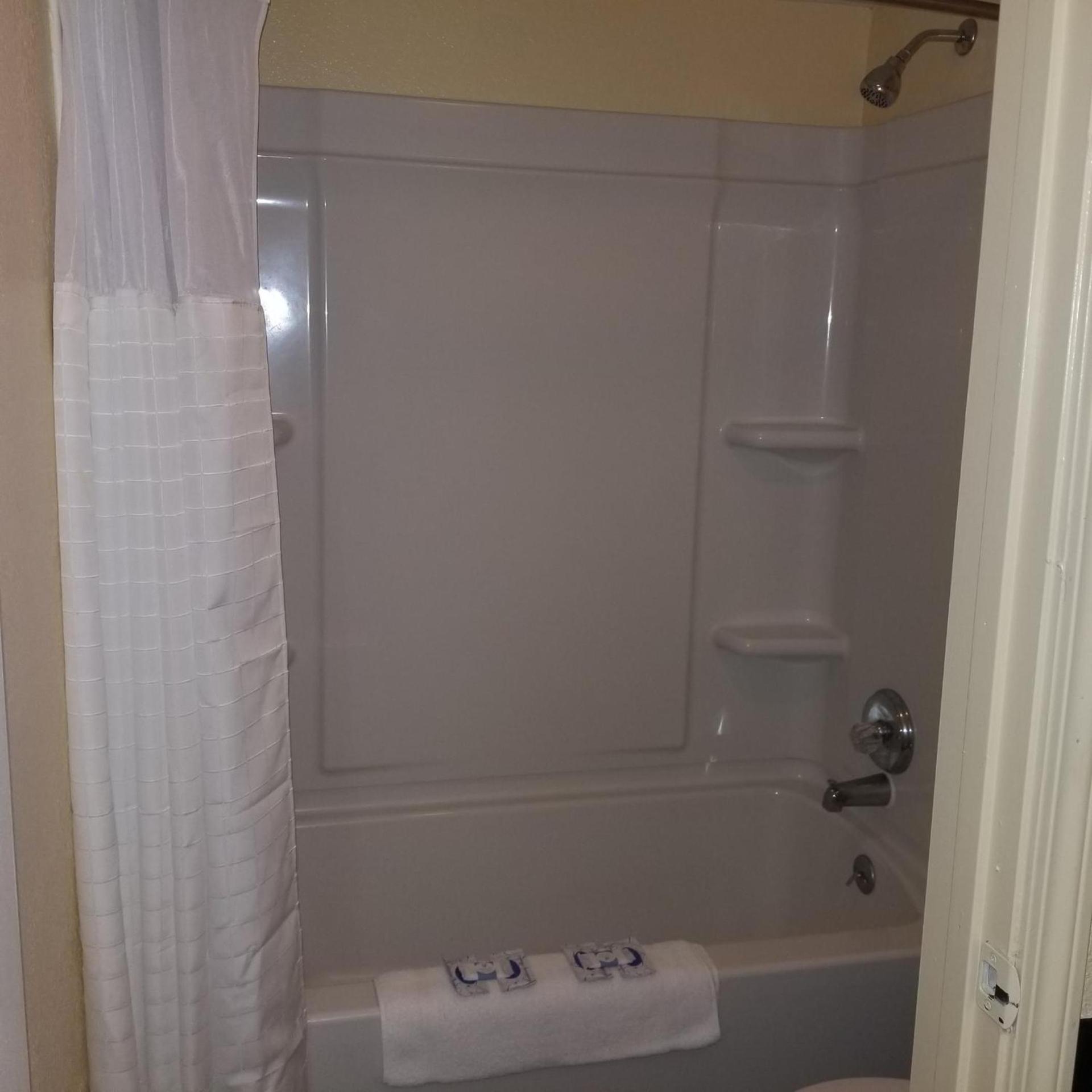 Frontier Lodge photo 15