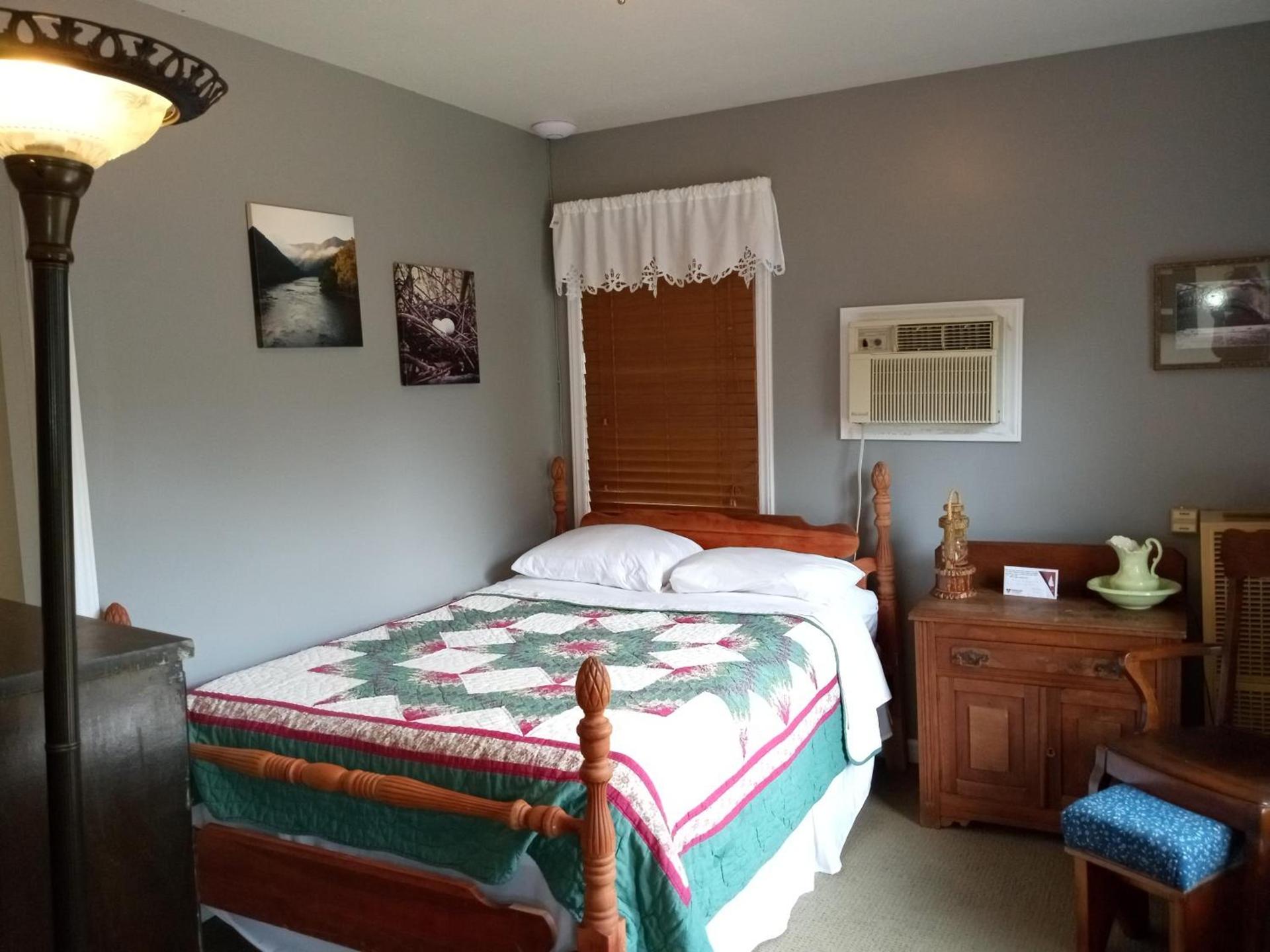 Laughing Heart Lodge photo 7