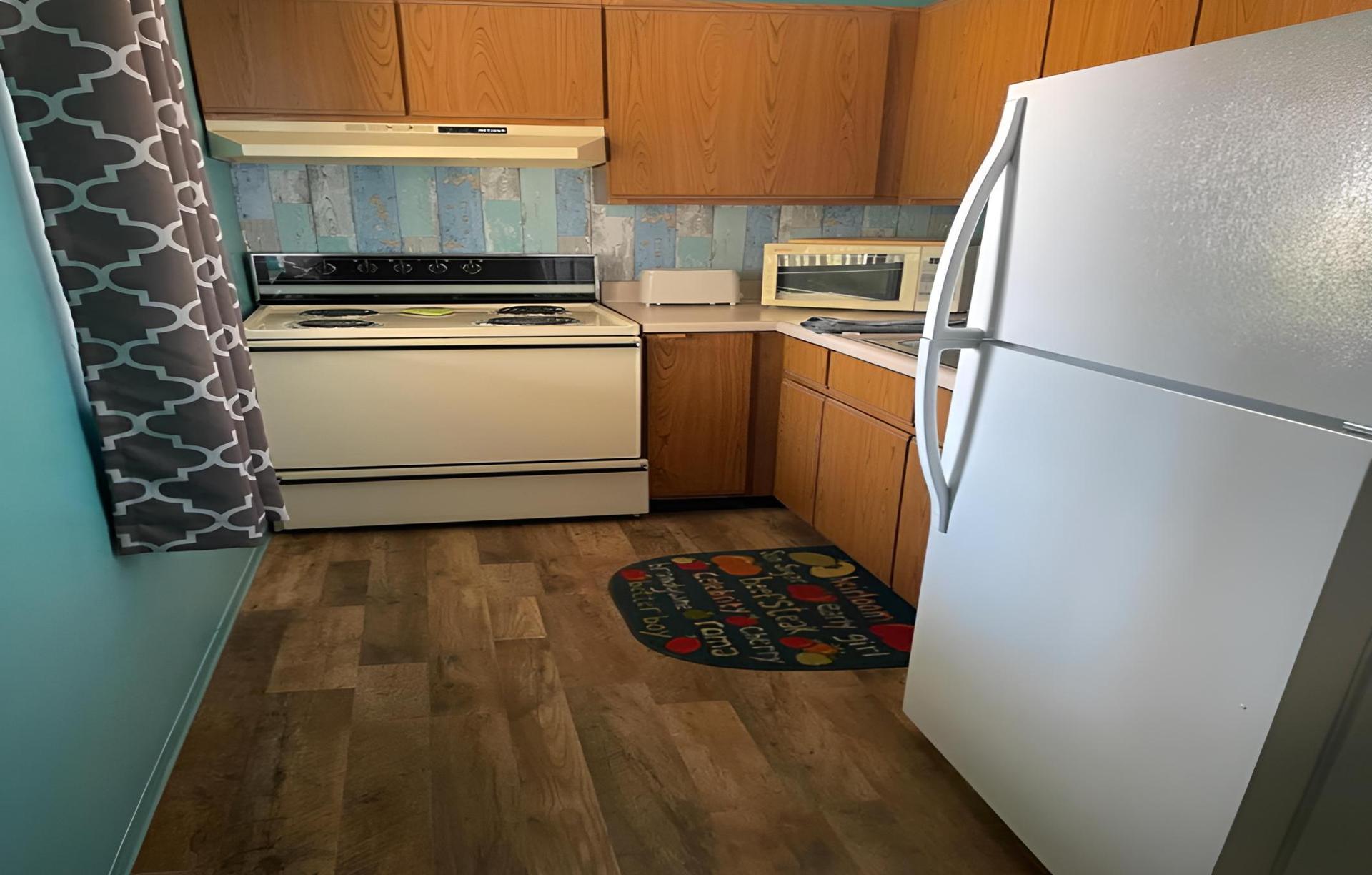 Lake Point Motel photo 33