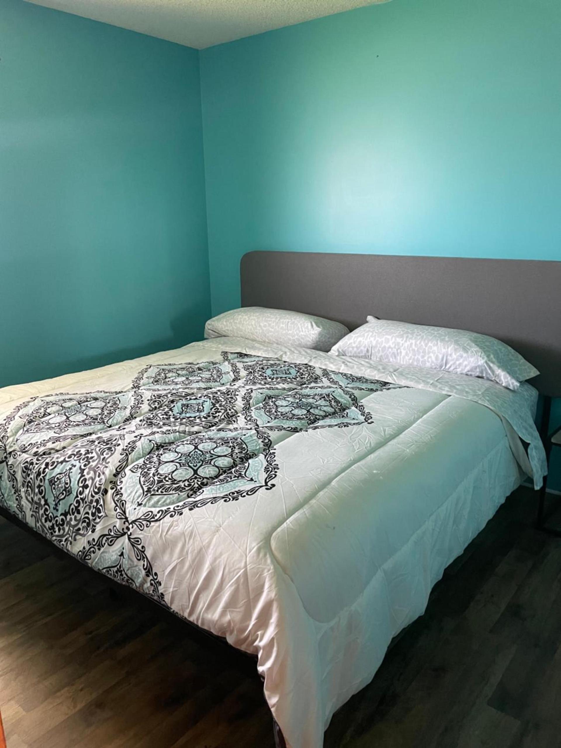 Lake Point Motel photo 27
