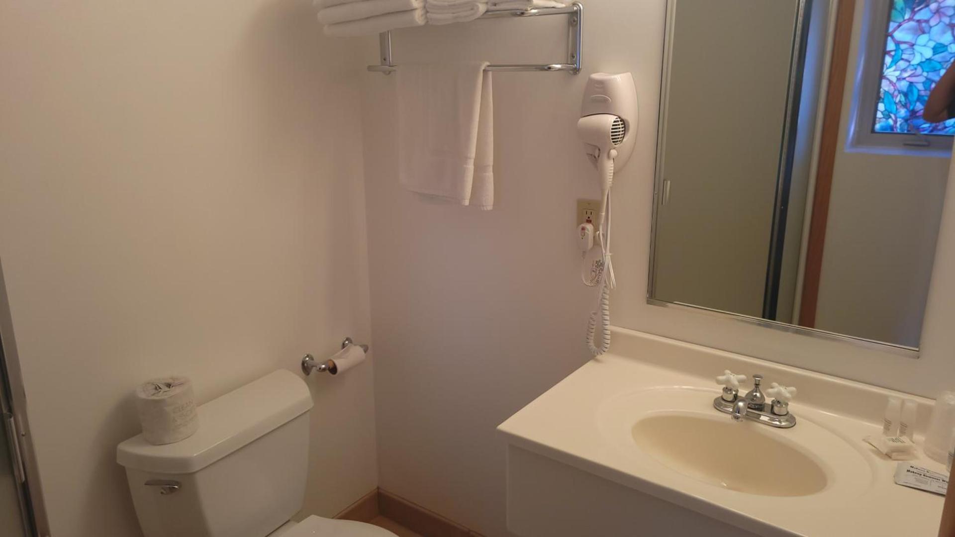 Westwood Motel photo 35
