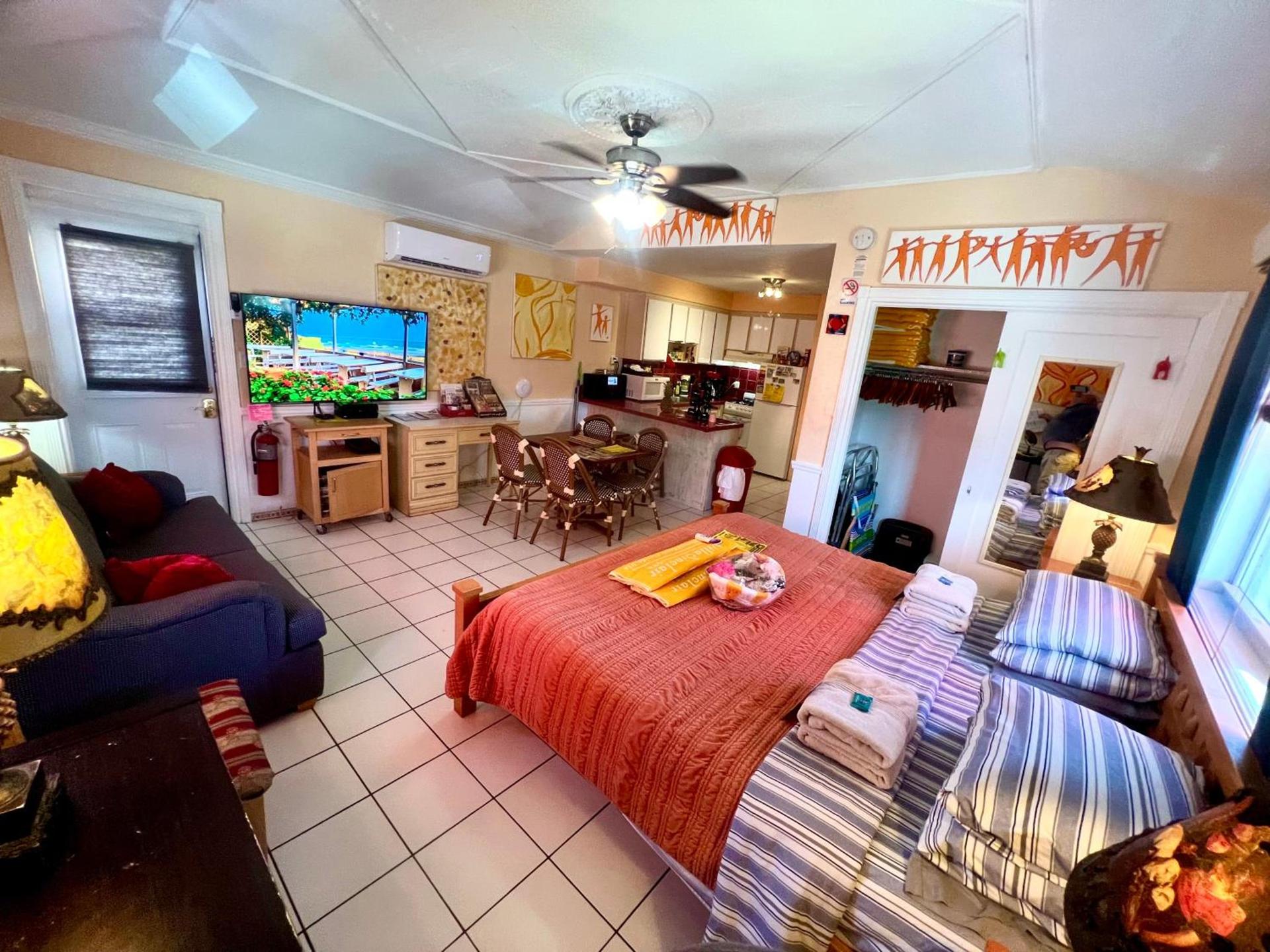 Villa Sinclair Beach Suites and Spa photo 81