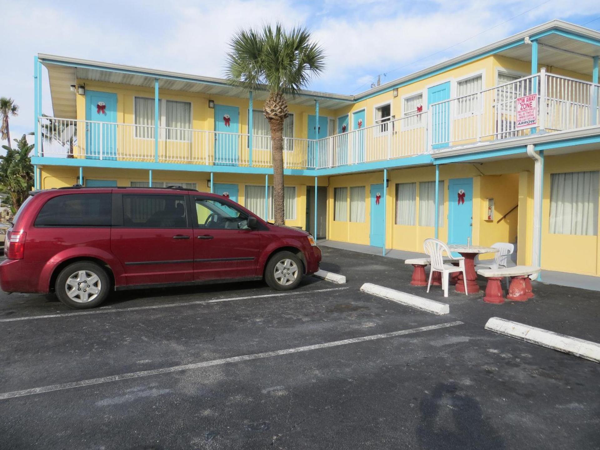 Skyway Motel photo 23