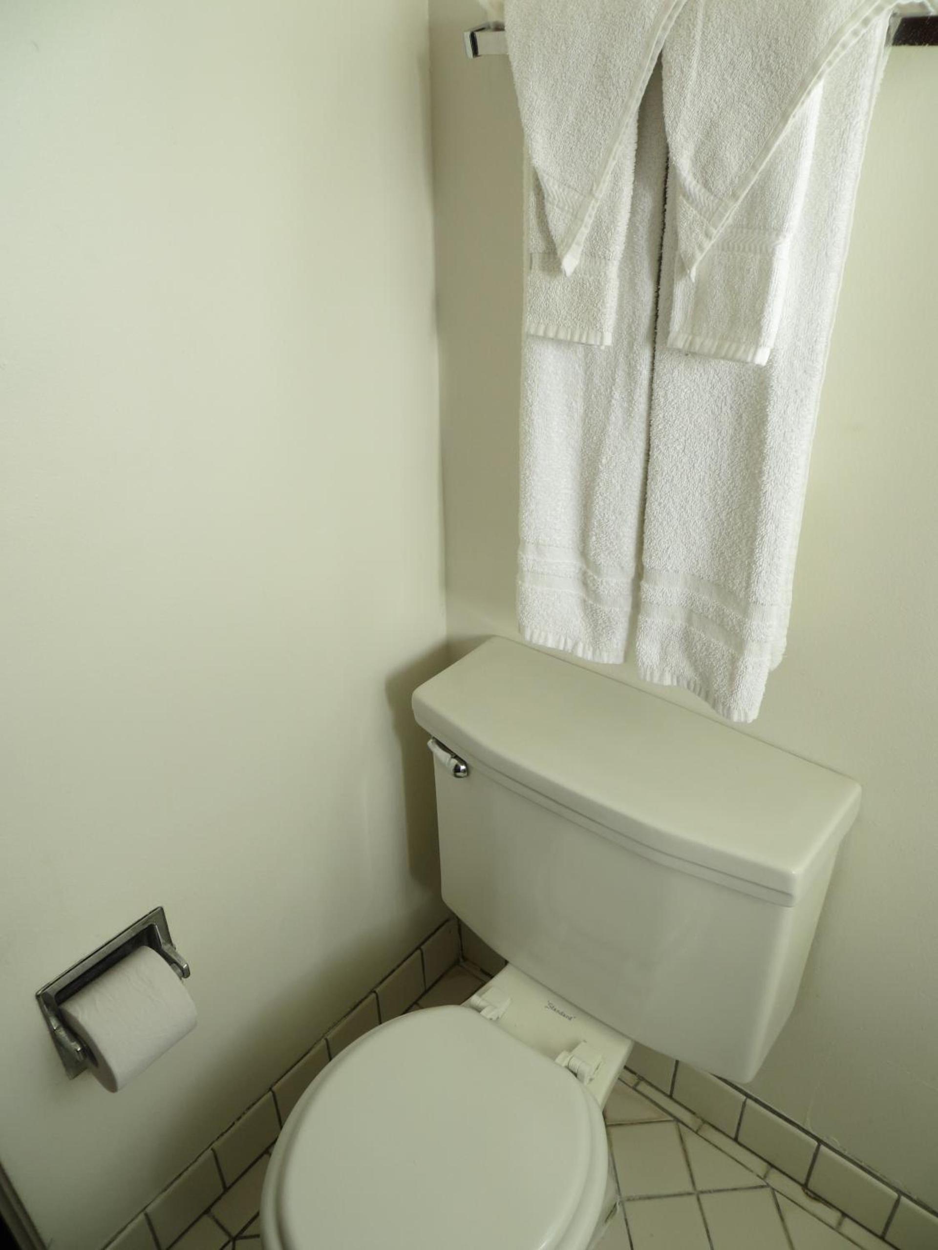 Capri Motel photo 21