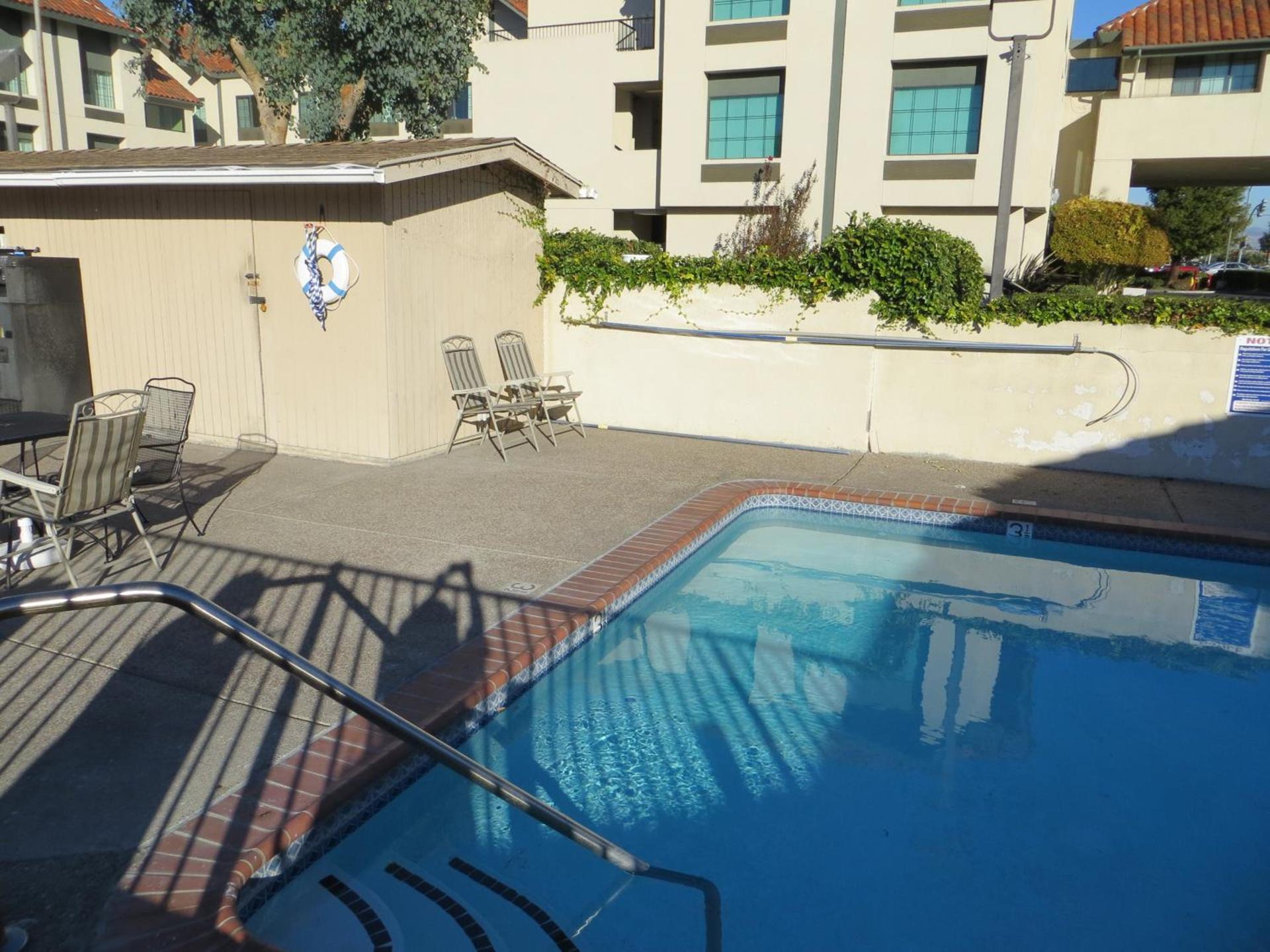 Capri Motel photo 25