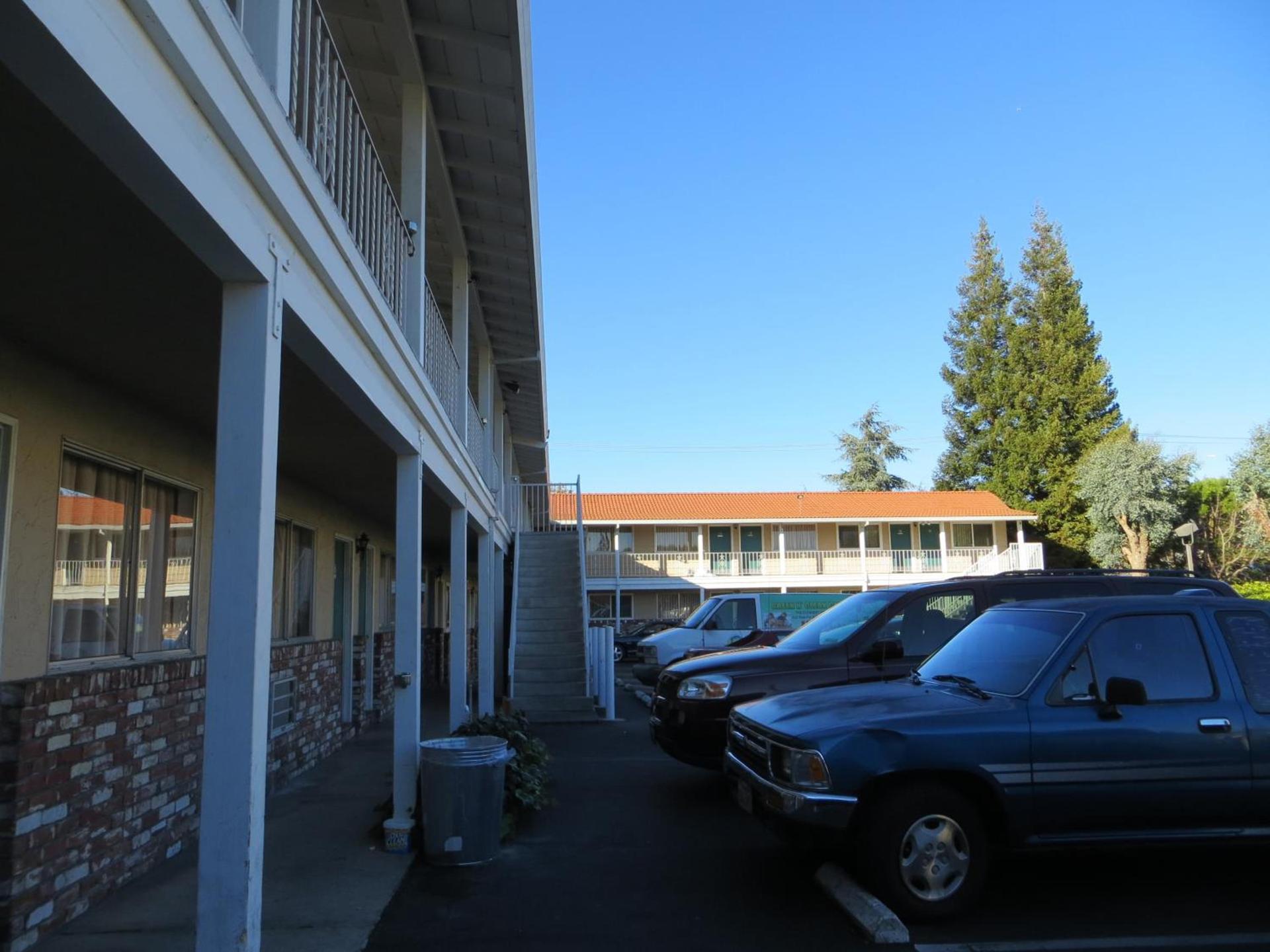 Capri Motel photo 28