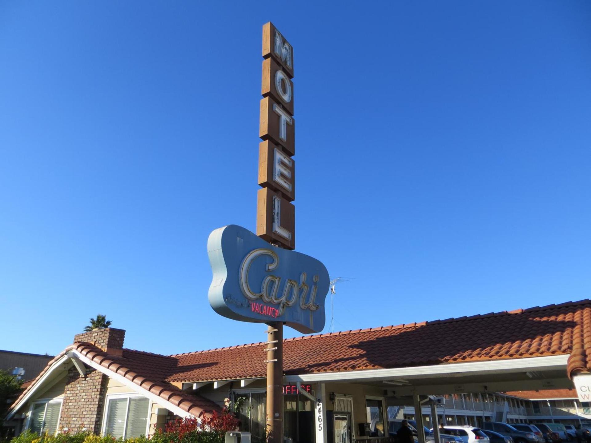 Capri Motel photo 24