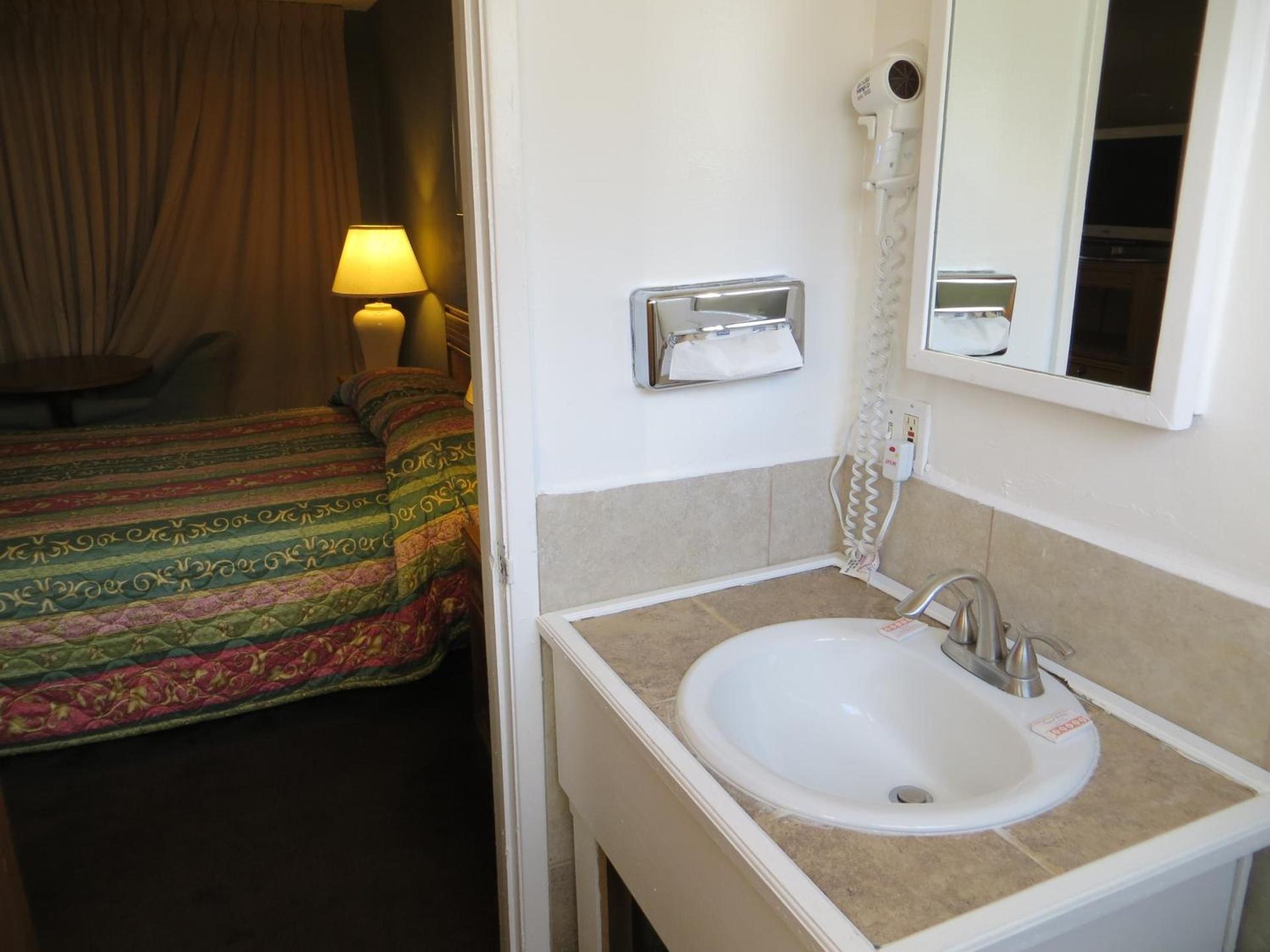 Capri Motel photo 22