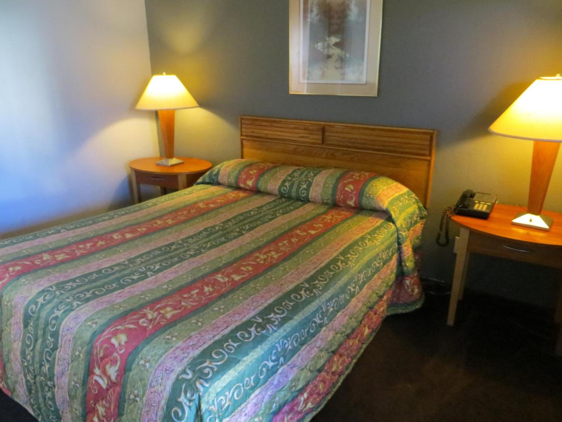 Capri Motel photo 11
