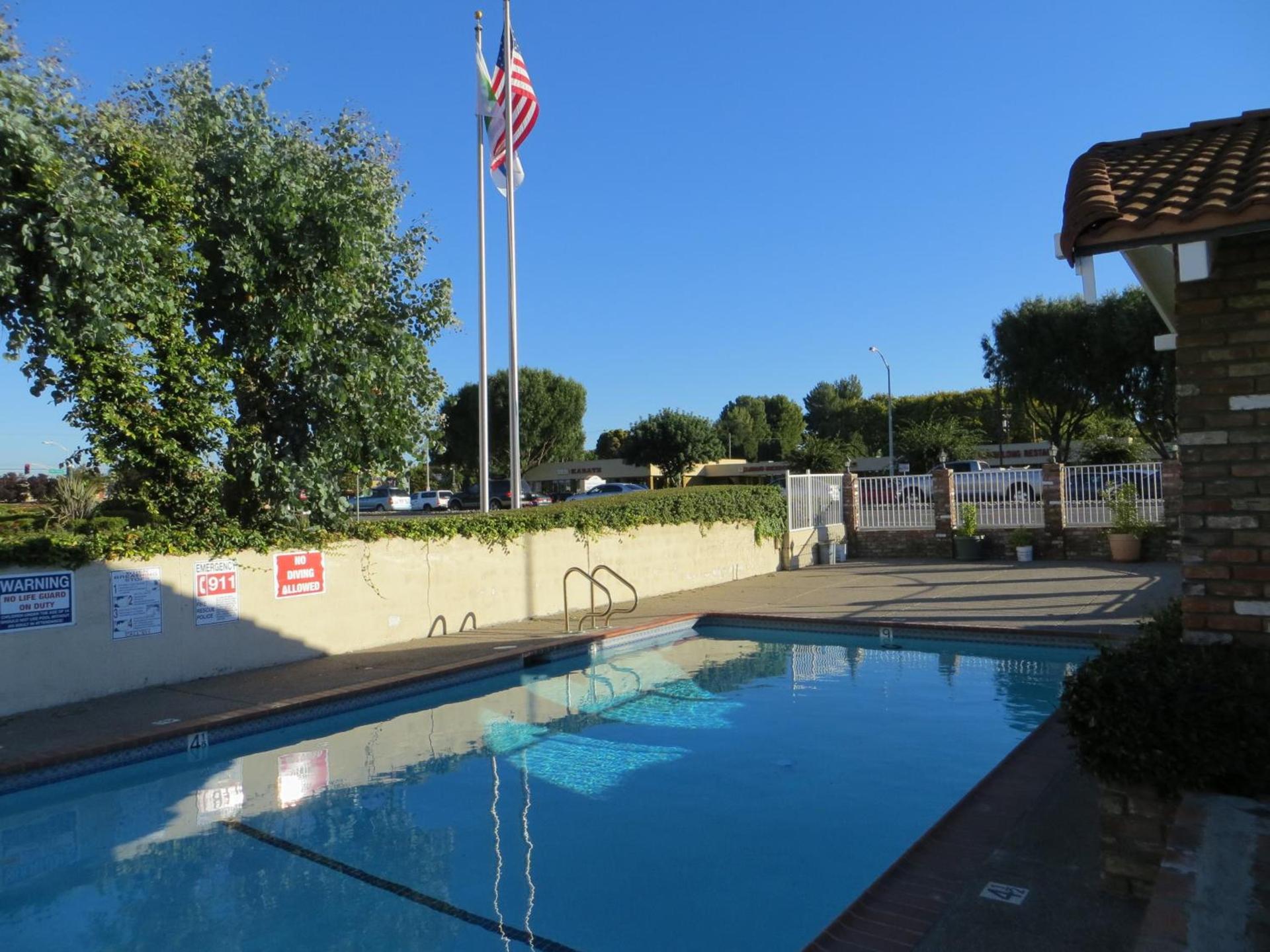 Capri Motel photo 3