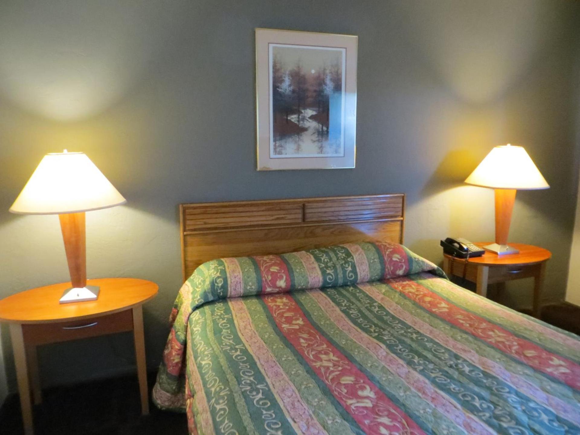 Capri Motel photo 15