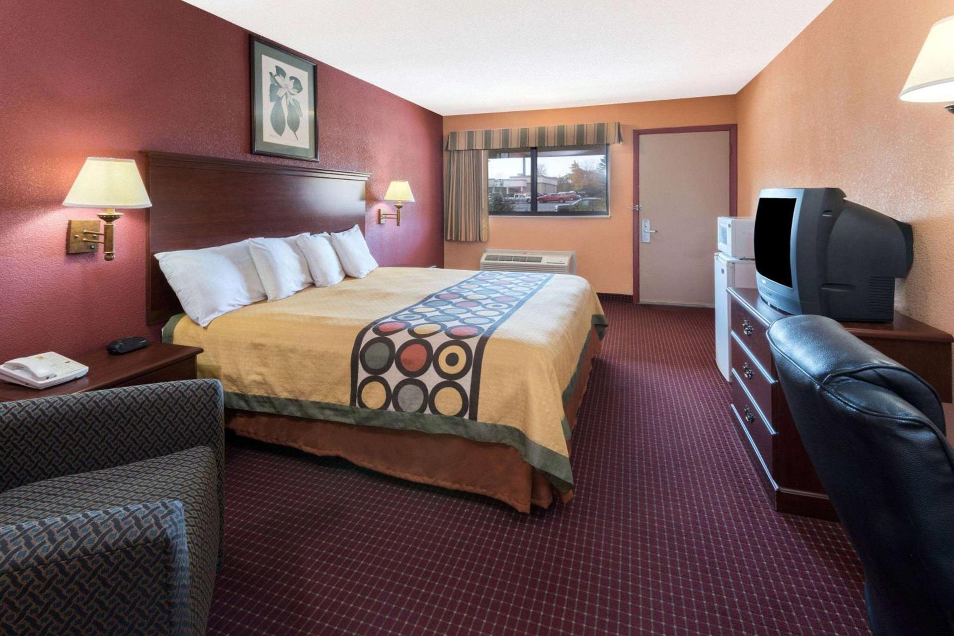 Super 8 by Wyndham Strongsville/Cleveland photo 8