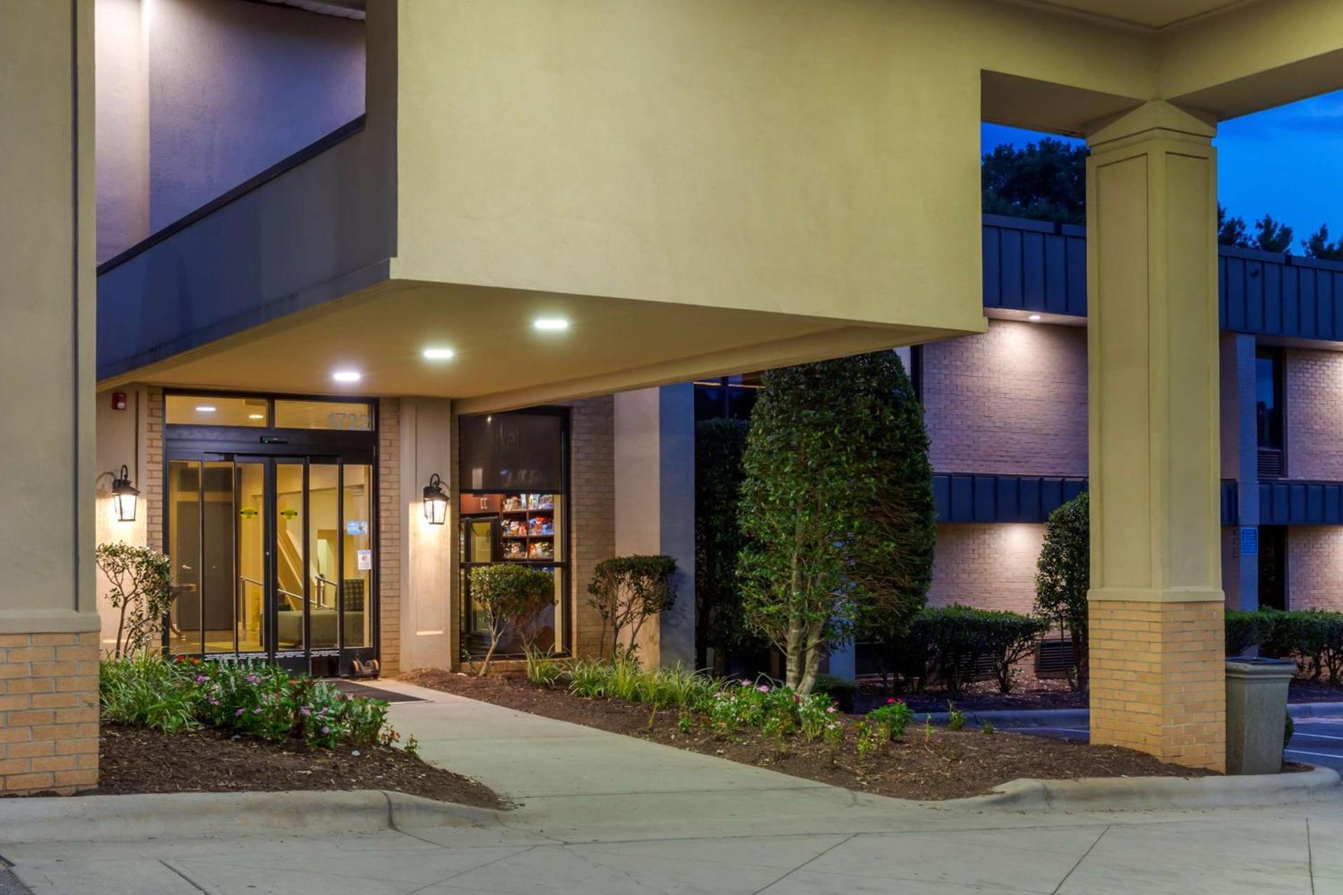 Best Western Plus Cary - NC State photo 7