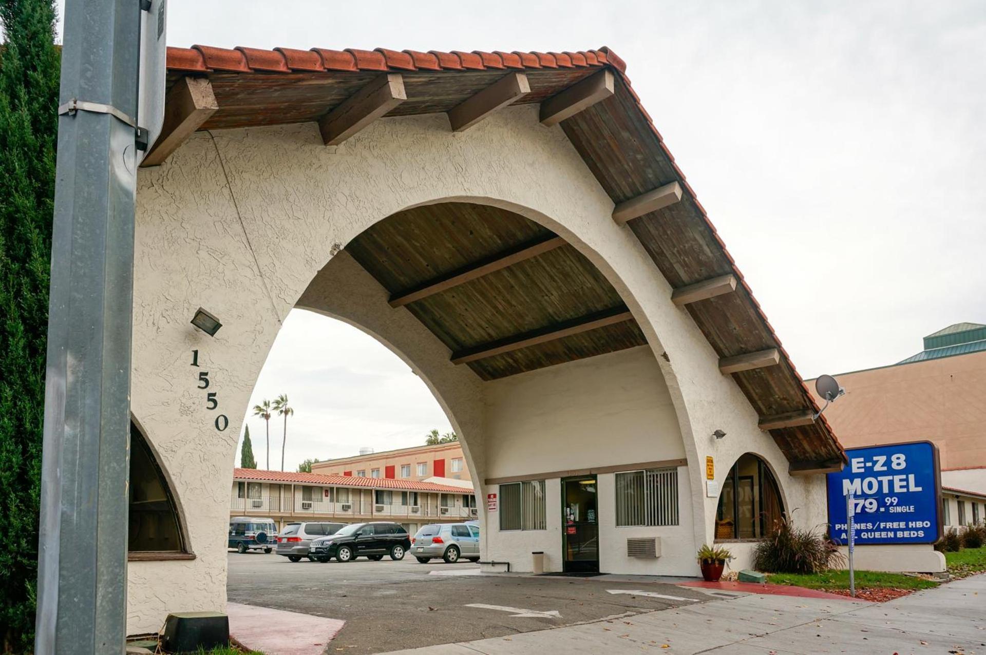 EZ 8 Motel San Jose I photo 2