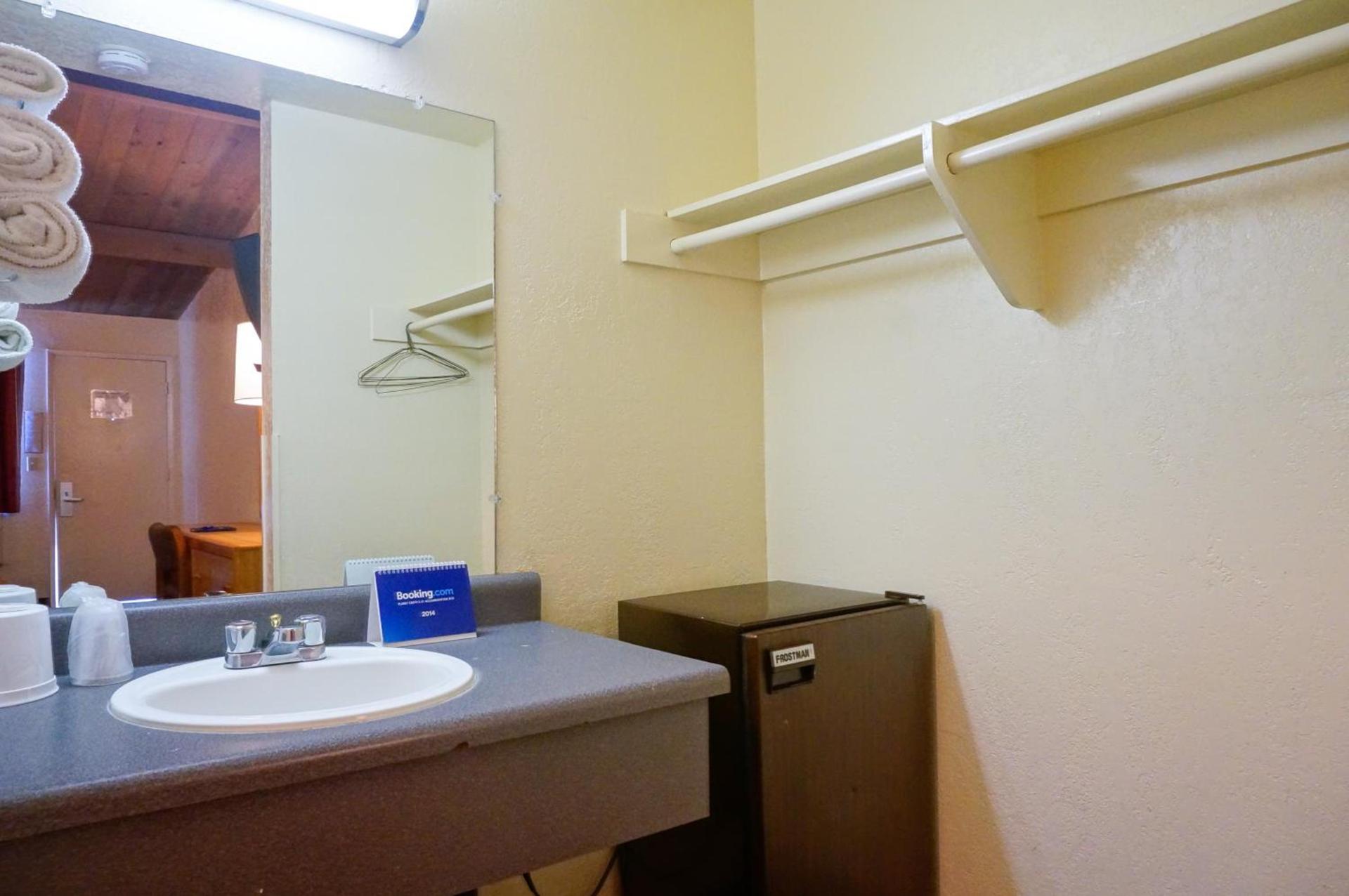EZ 8 Motel San Jose I photo 13