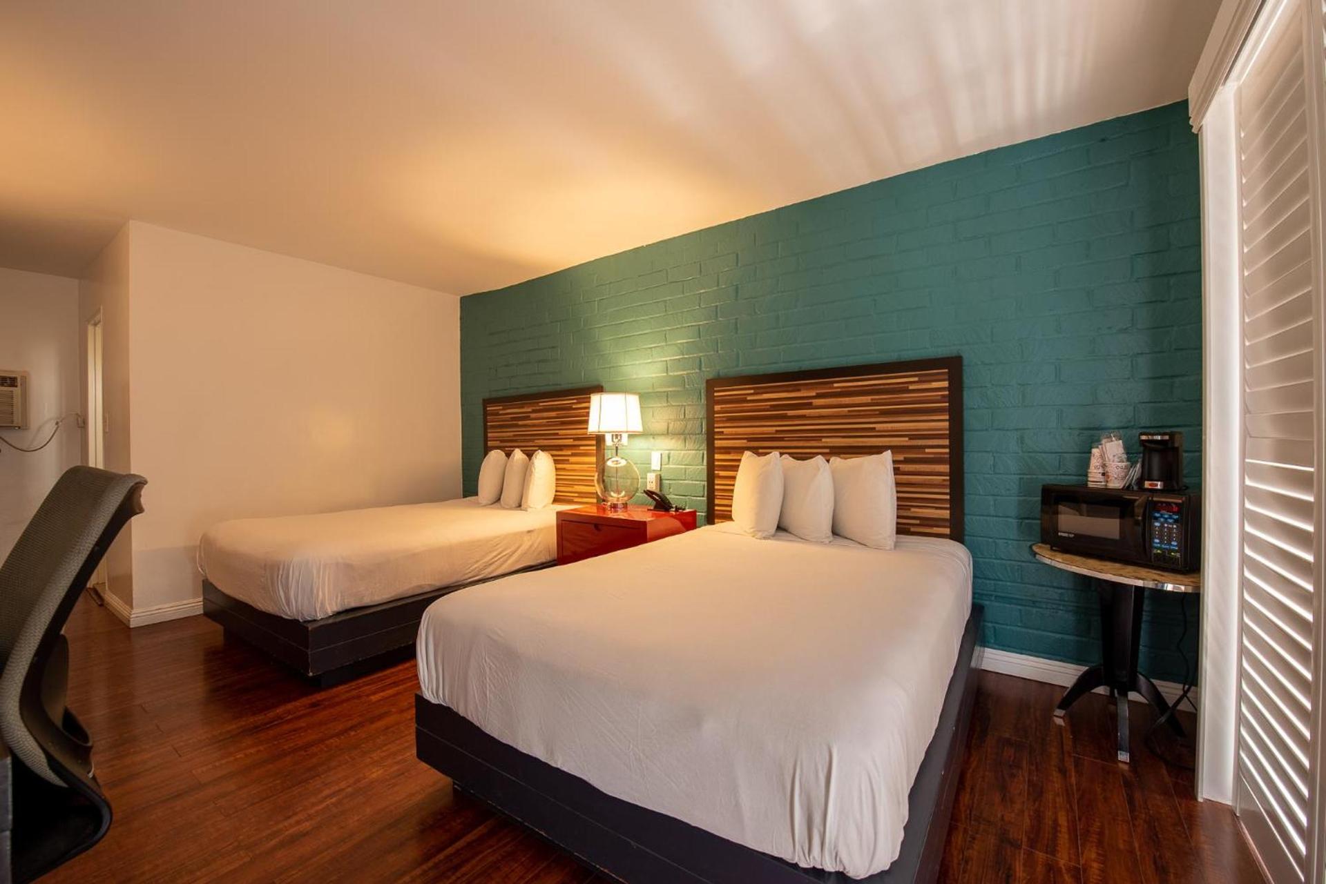 Hollywood Downtowner Inn photo 17
