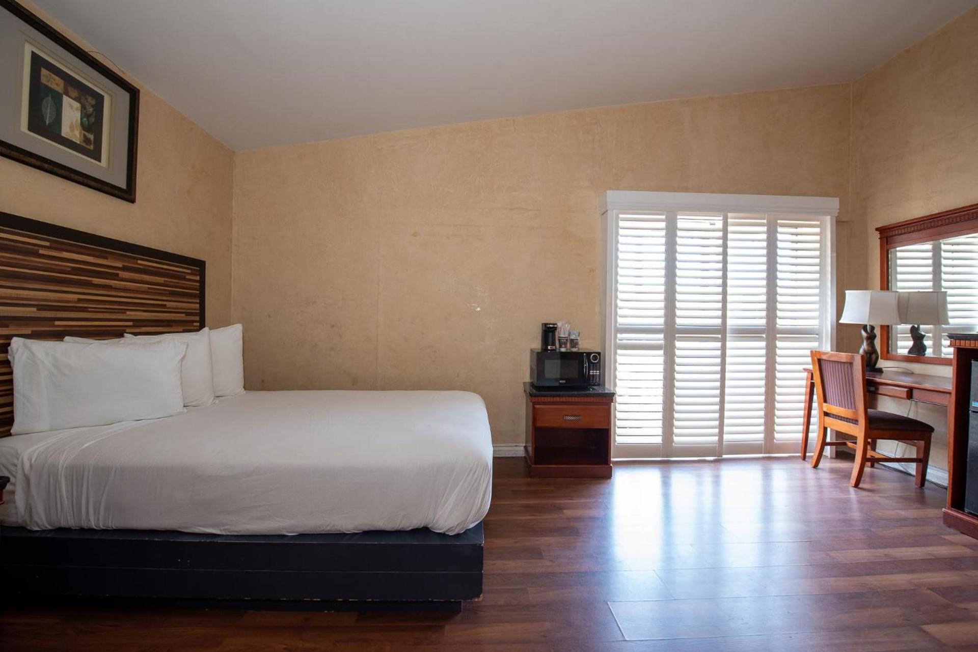 Hollywood Downtowner Inn photo 14