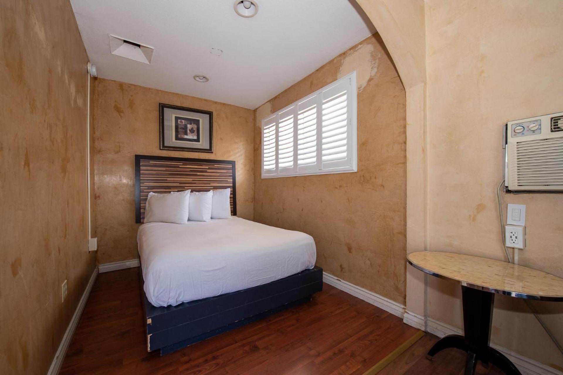 Hollywood Downtowner Inn photo 10