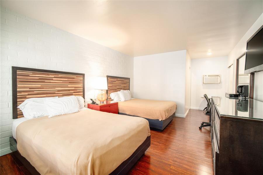 Hollywood Downtowner Inn photo 13