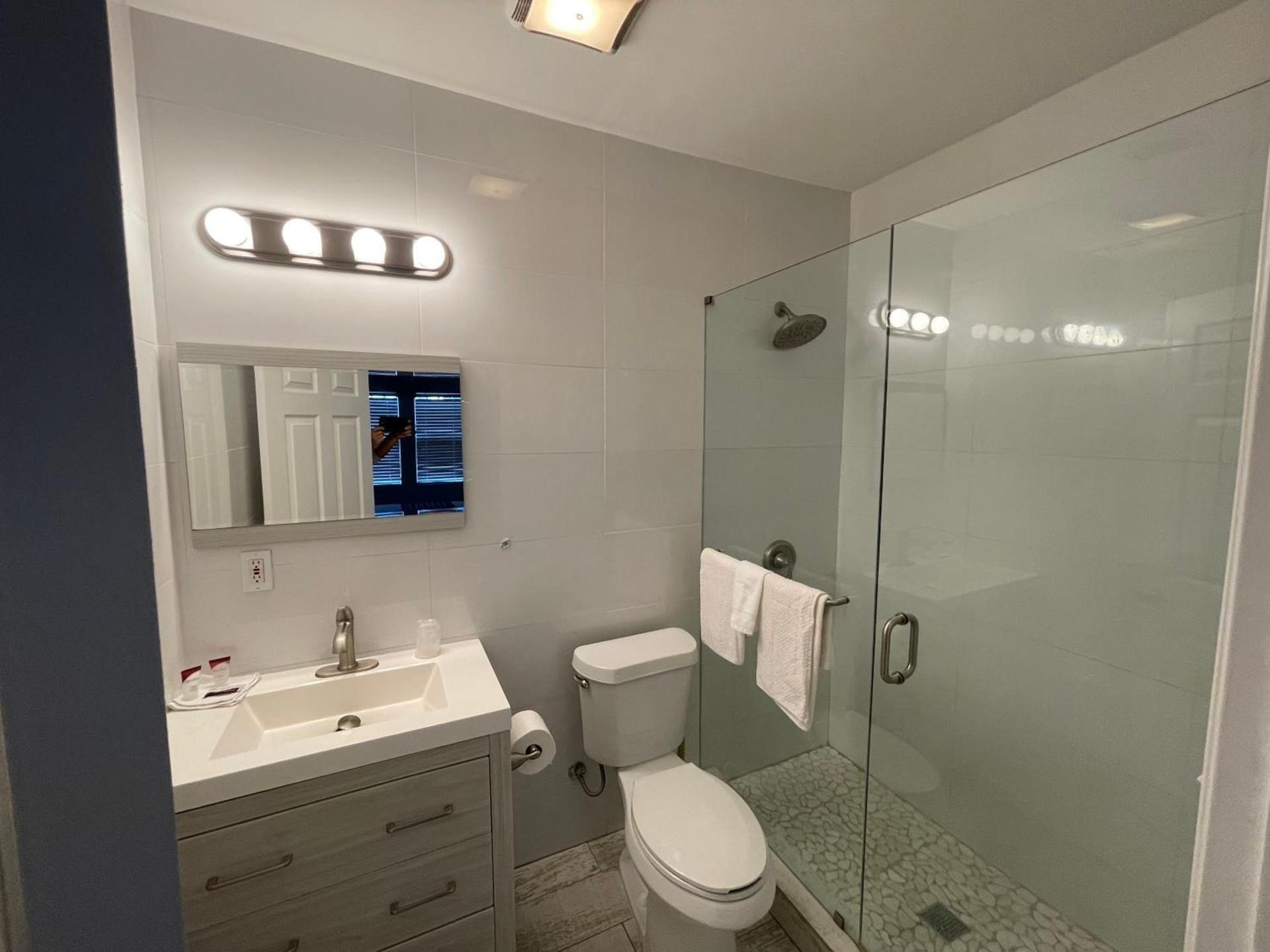 Capri Inn & Apartments photo 5