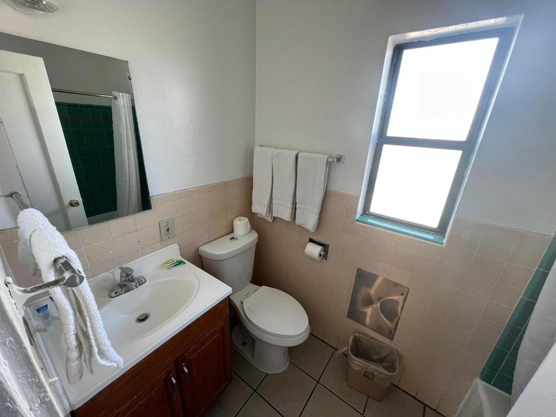 Quail Inn Motel photo 12