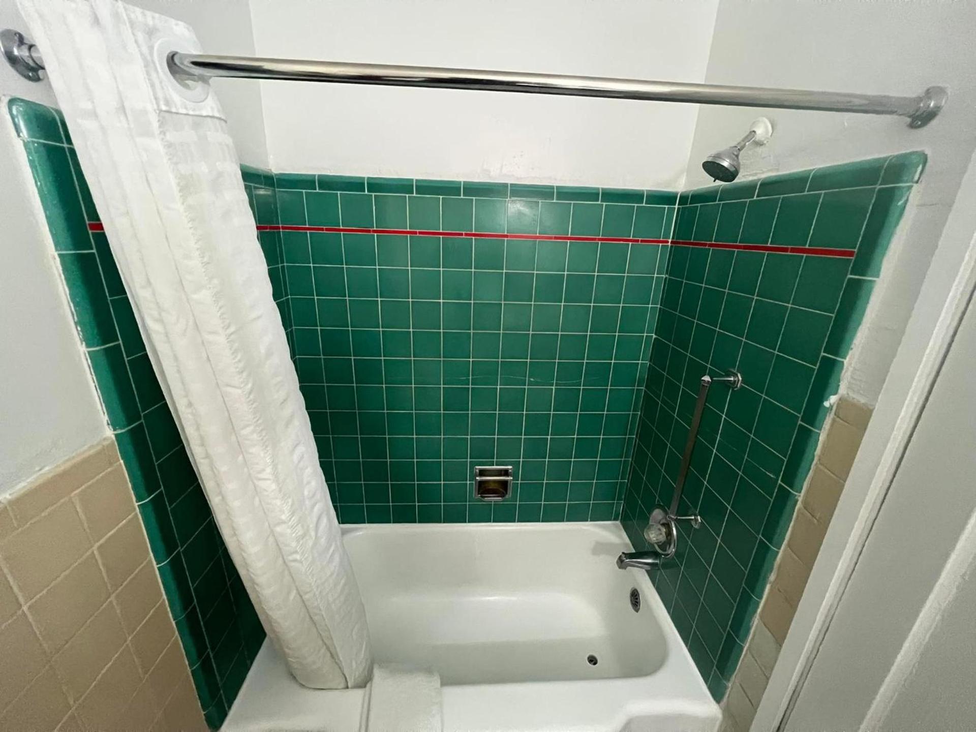 Quail Inn Motel photo 11