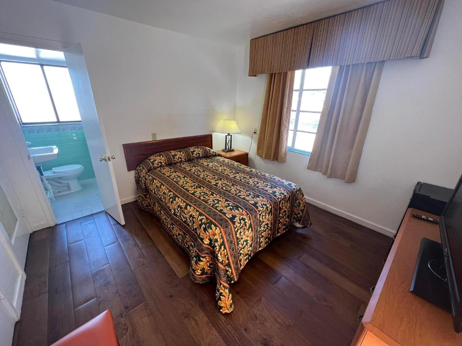 Quail Inn Motel photo 8