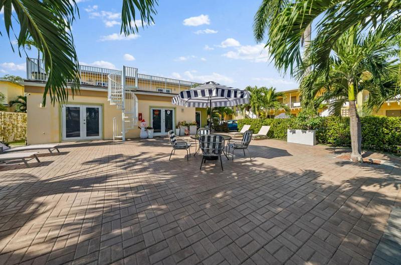 Capri Inn & Apartments photo 7