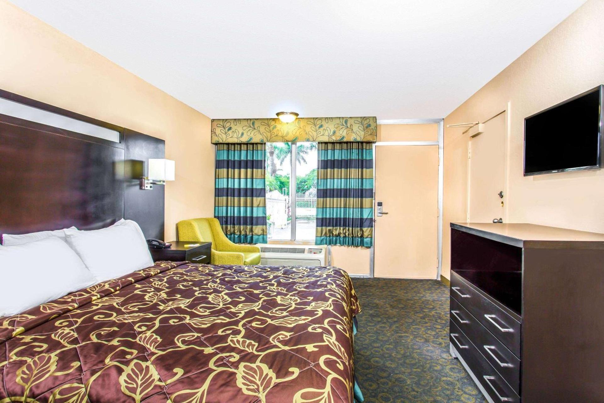 Days Inn by Wyndham Fort Lauderdale Airport Cruise Port photo 8