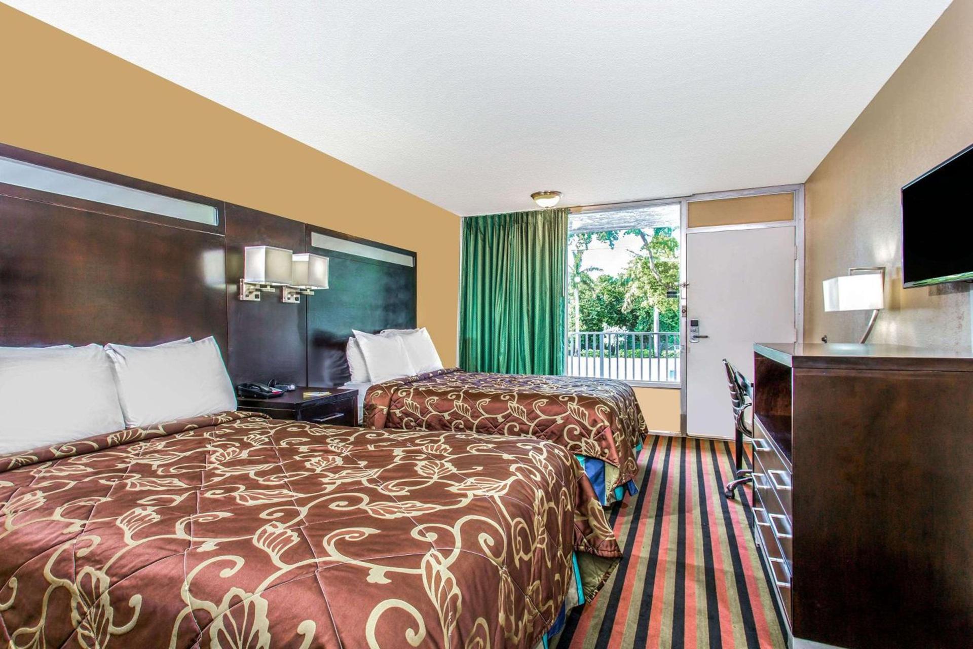 Days Inn by Wyndham Fort Lauderdale Airport Cruise Port photo 11