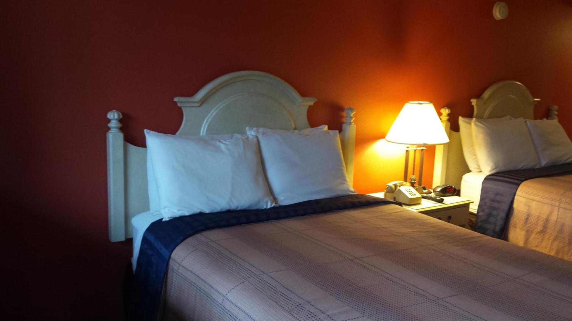Days Inn by Wyndham Hot Springs photo 6