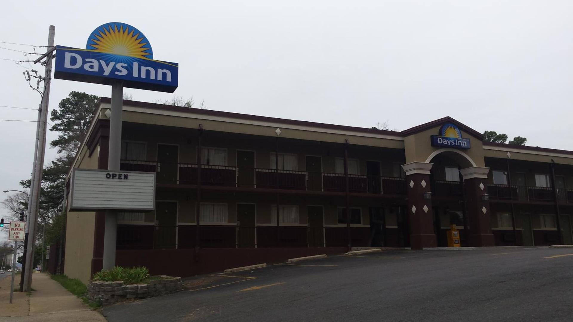 Days Inn by Wyndham Hot Springs photo 1