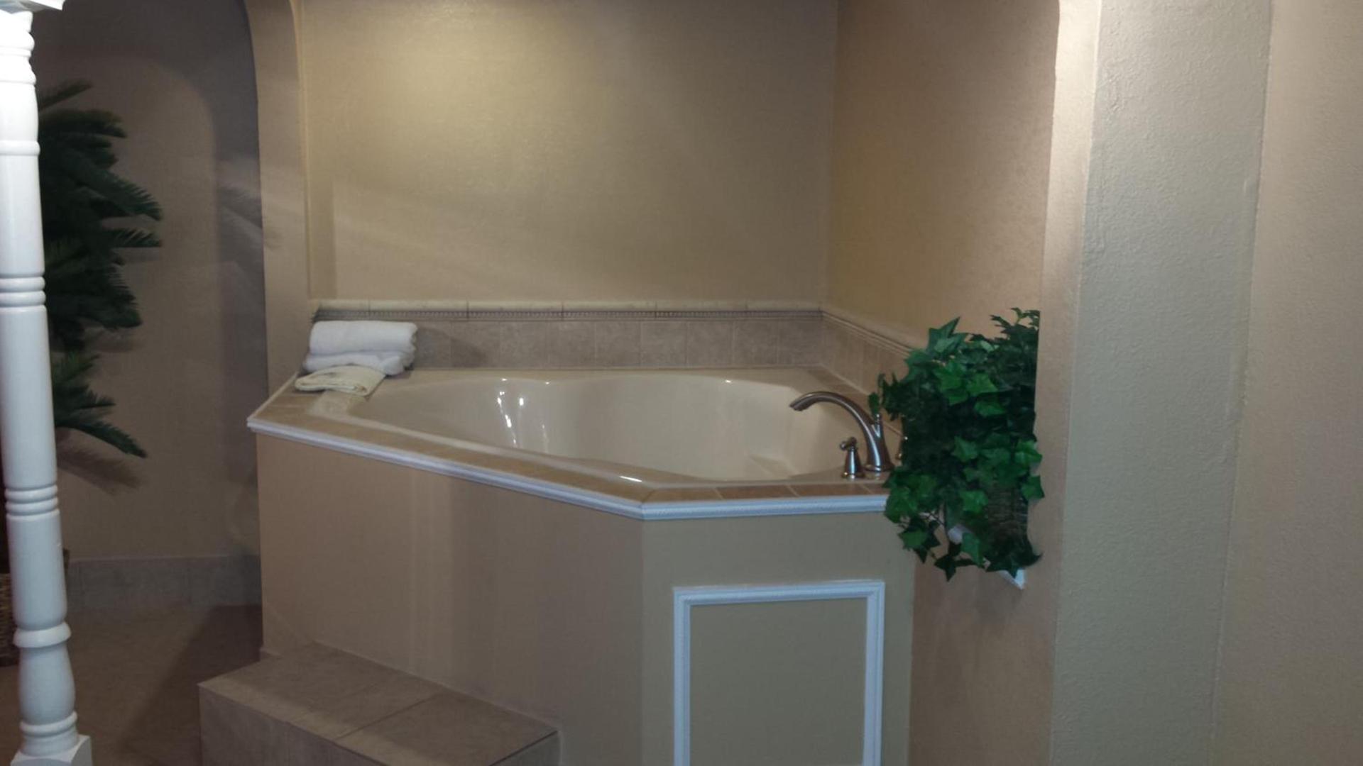 Days Inn by Wyndham Hot Springs photo 23