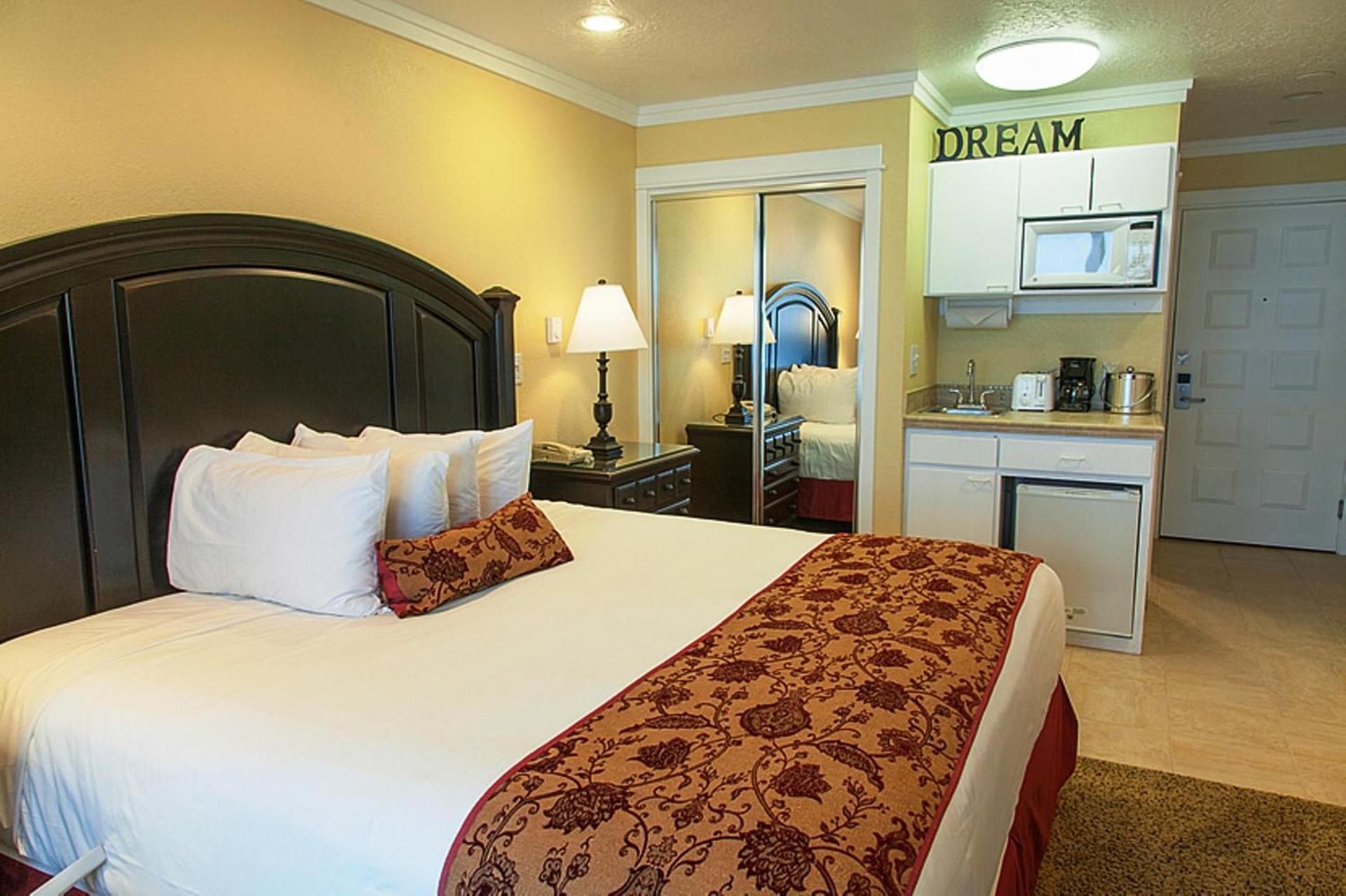Inn at Spanish Head Resort Hotel photo 12